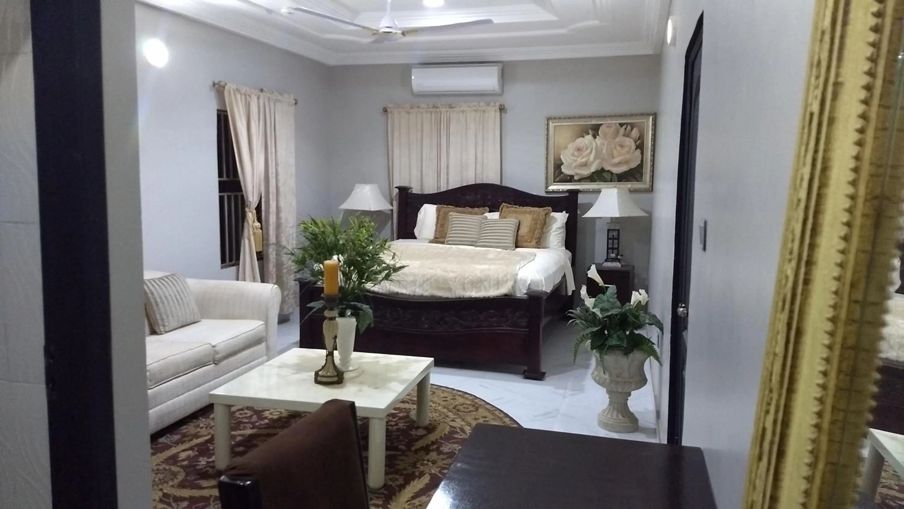 Seating area in The Winford Boutique Hotel Achimota