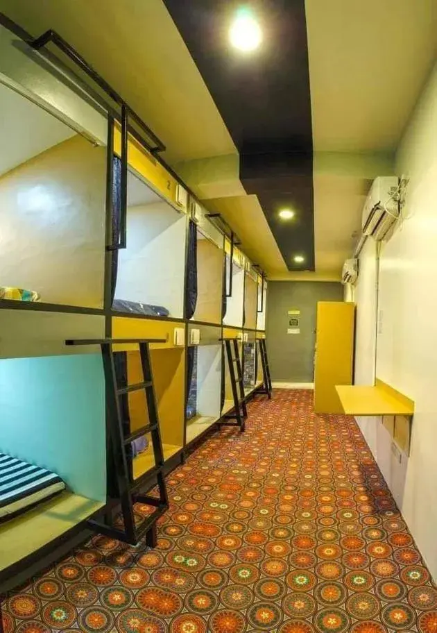 Capsule Unit for 1 with shared bathroom in Napsule Suites Capsule Unit for 1 with shared bathroom in Napsule Suites