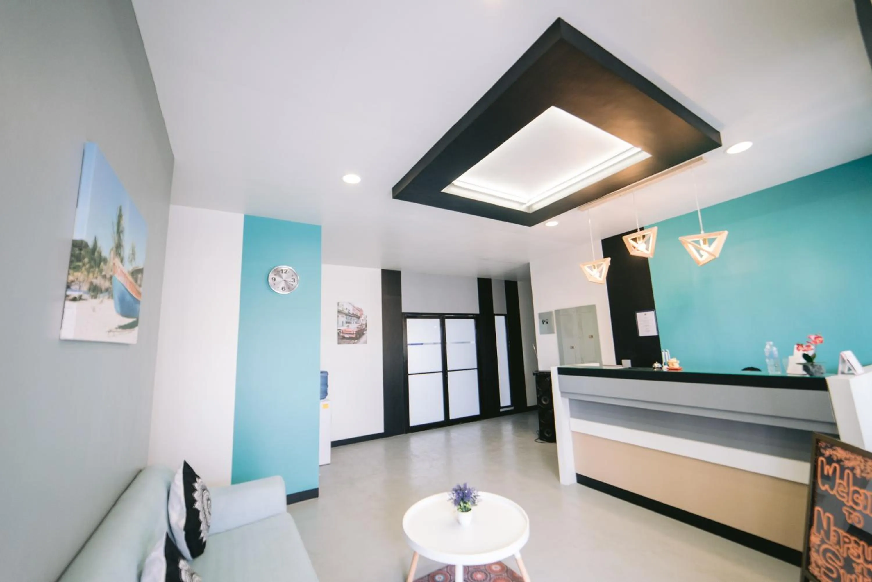 Lobby or reception, Bed in Napsule Suites