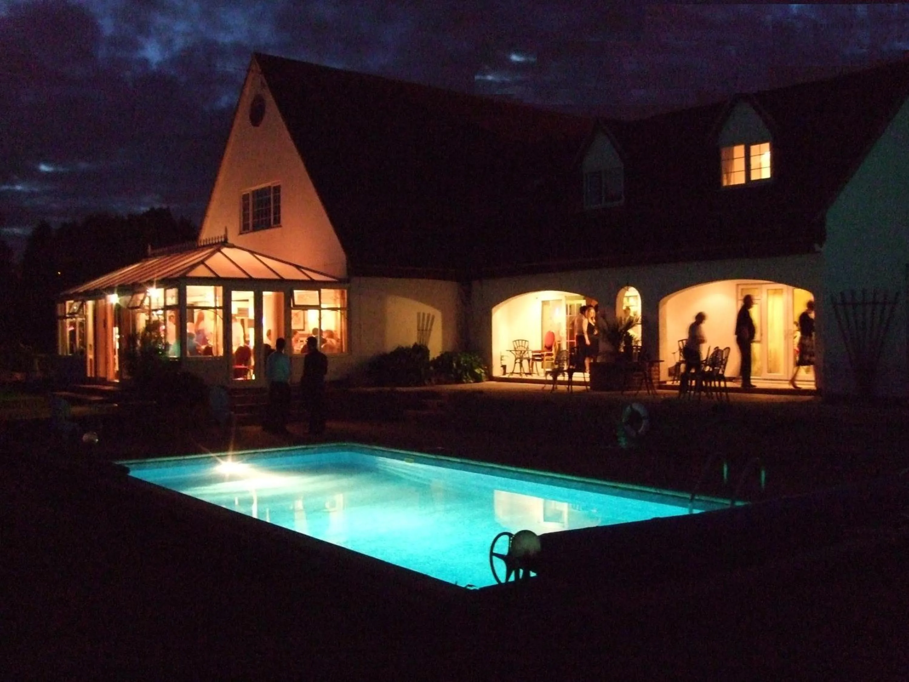 Night in Badgers Mount Hotel