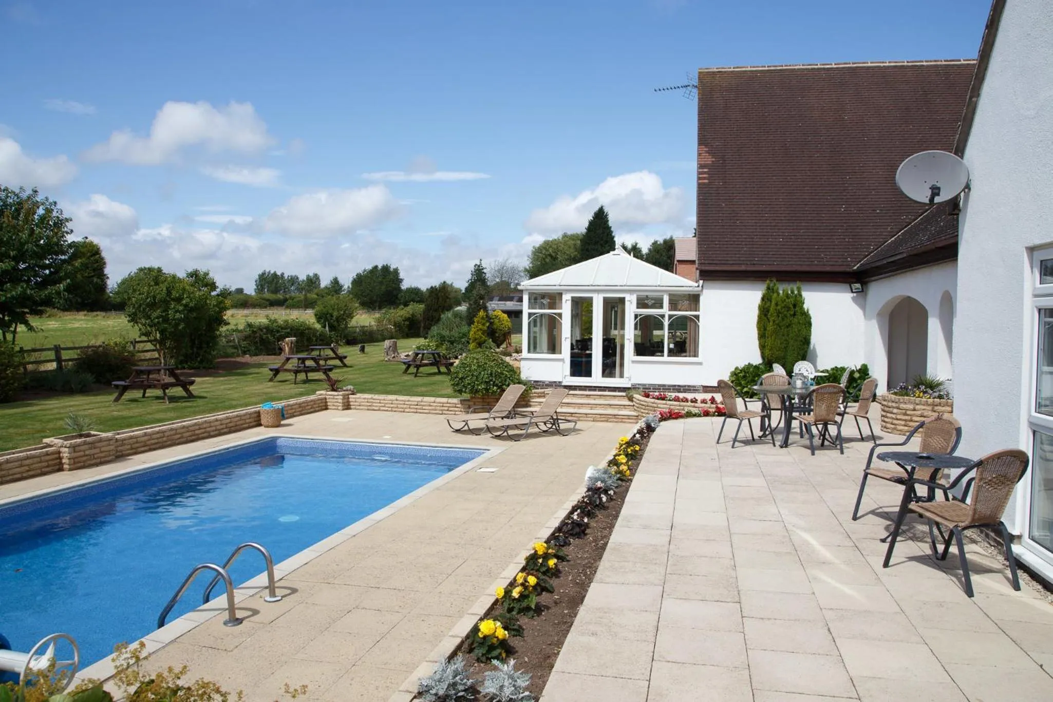 Swimming pool in Badgers Mount Hotel