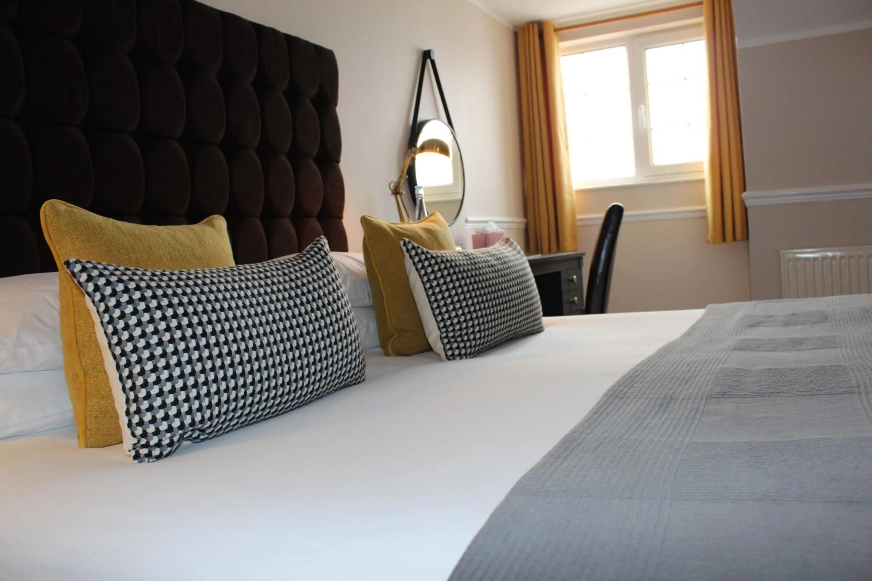 Bed in Badgers Mount Hotel