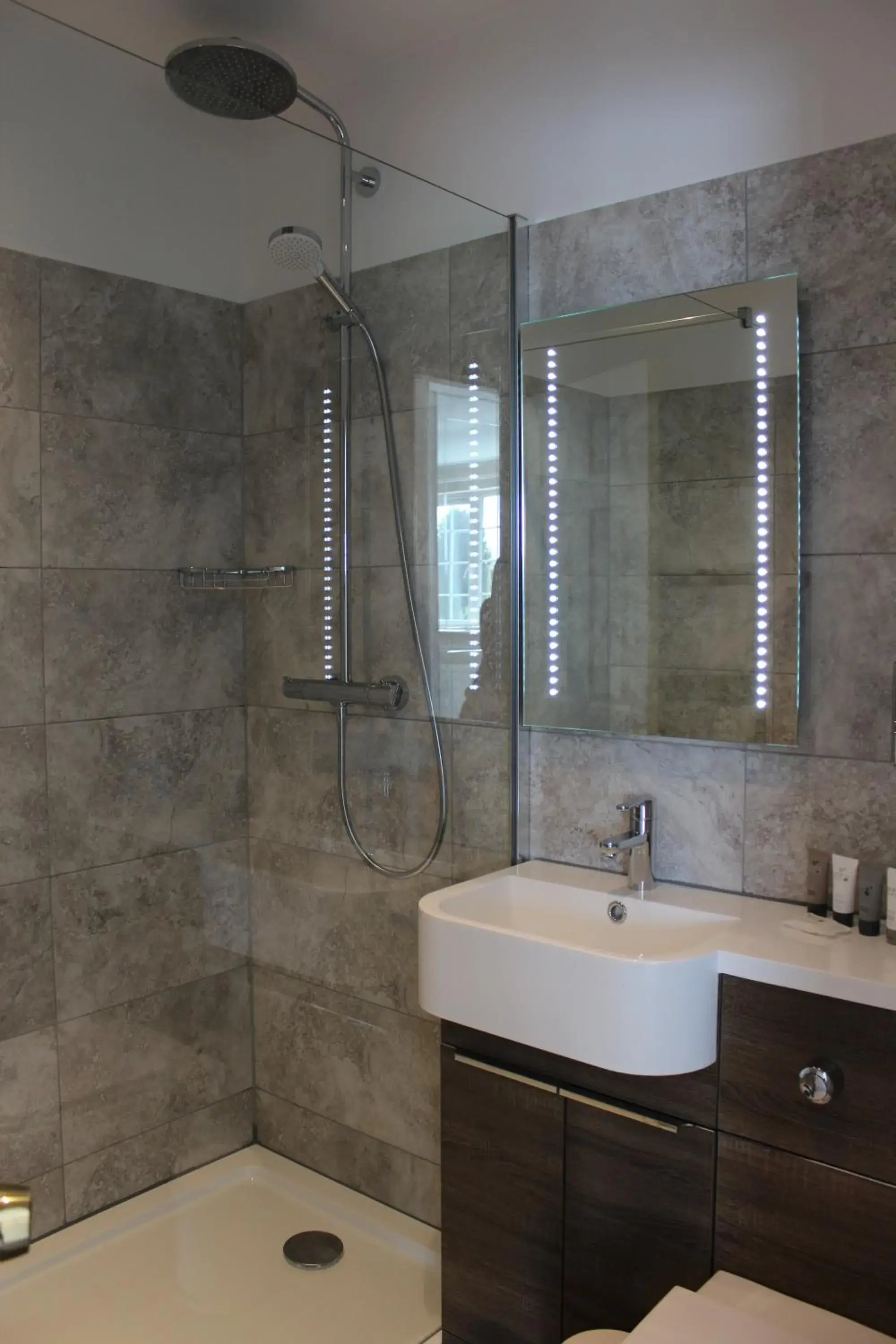 Superior King or Twin Room in Badgers Mount Hotel Superior King or Twin Room in Badgers Mount Hotel