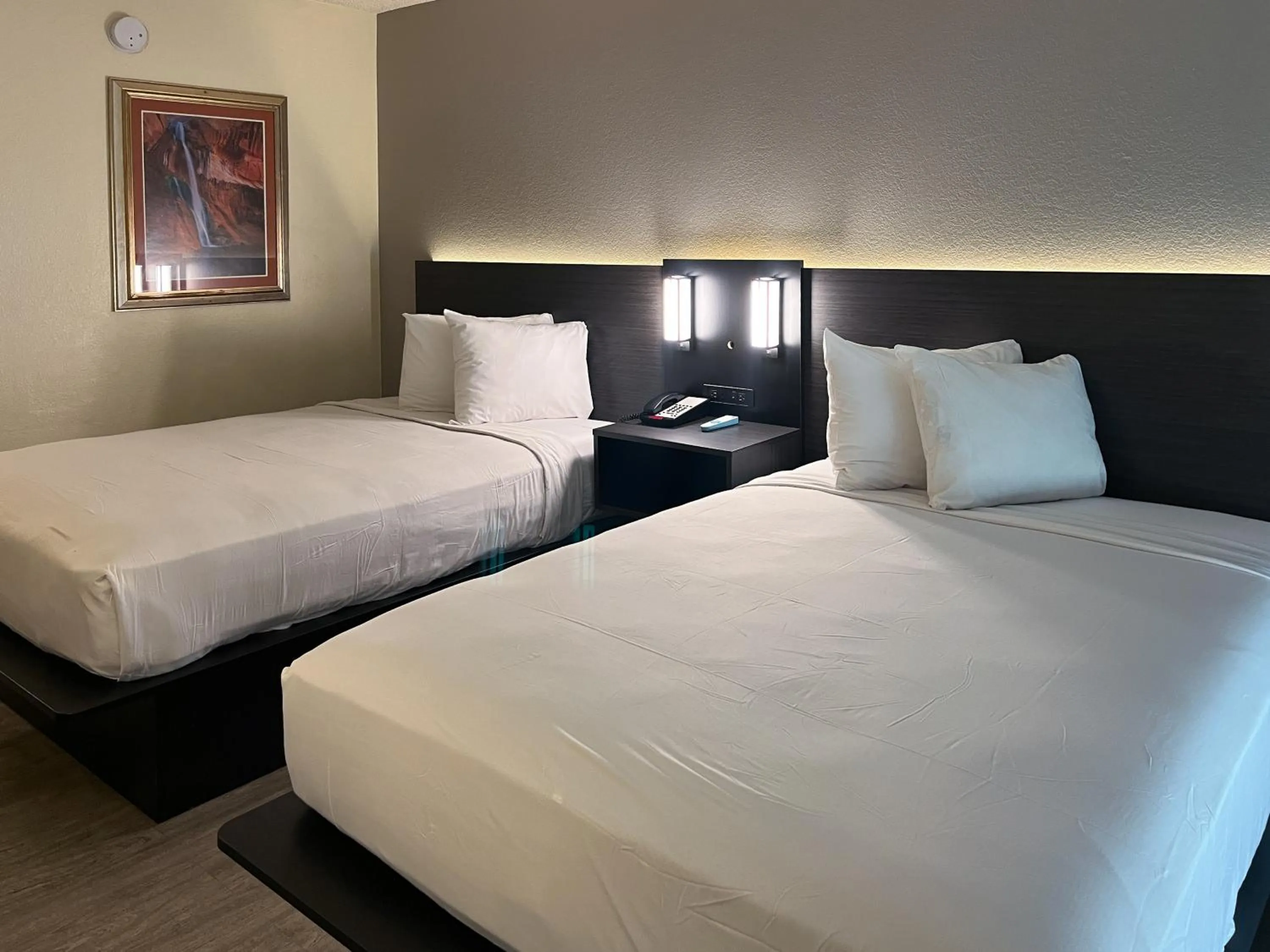 Photo of the whole room, Bed in Motel 6 Las Vegas, NV - Strip