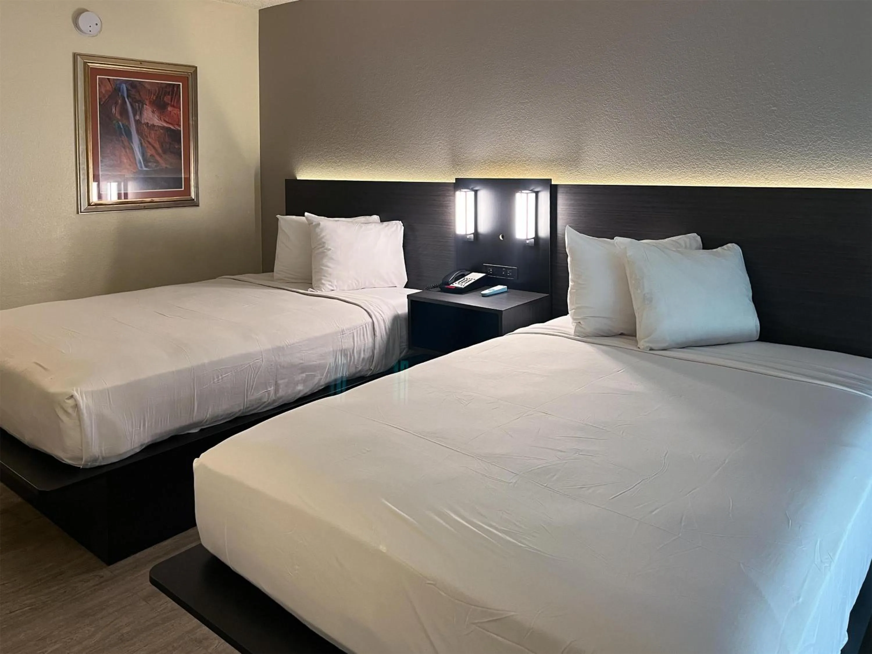 Bedroom, Bed in Motel 6 Las Vegas, NV - Strip