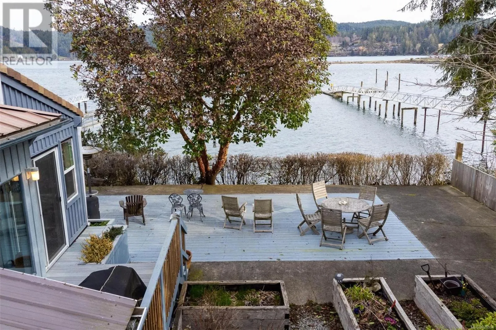 Salty Towers Ocean Front Cottages