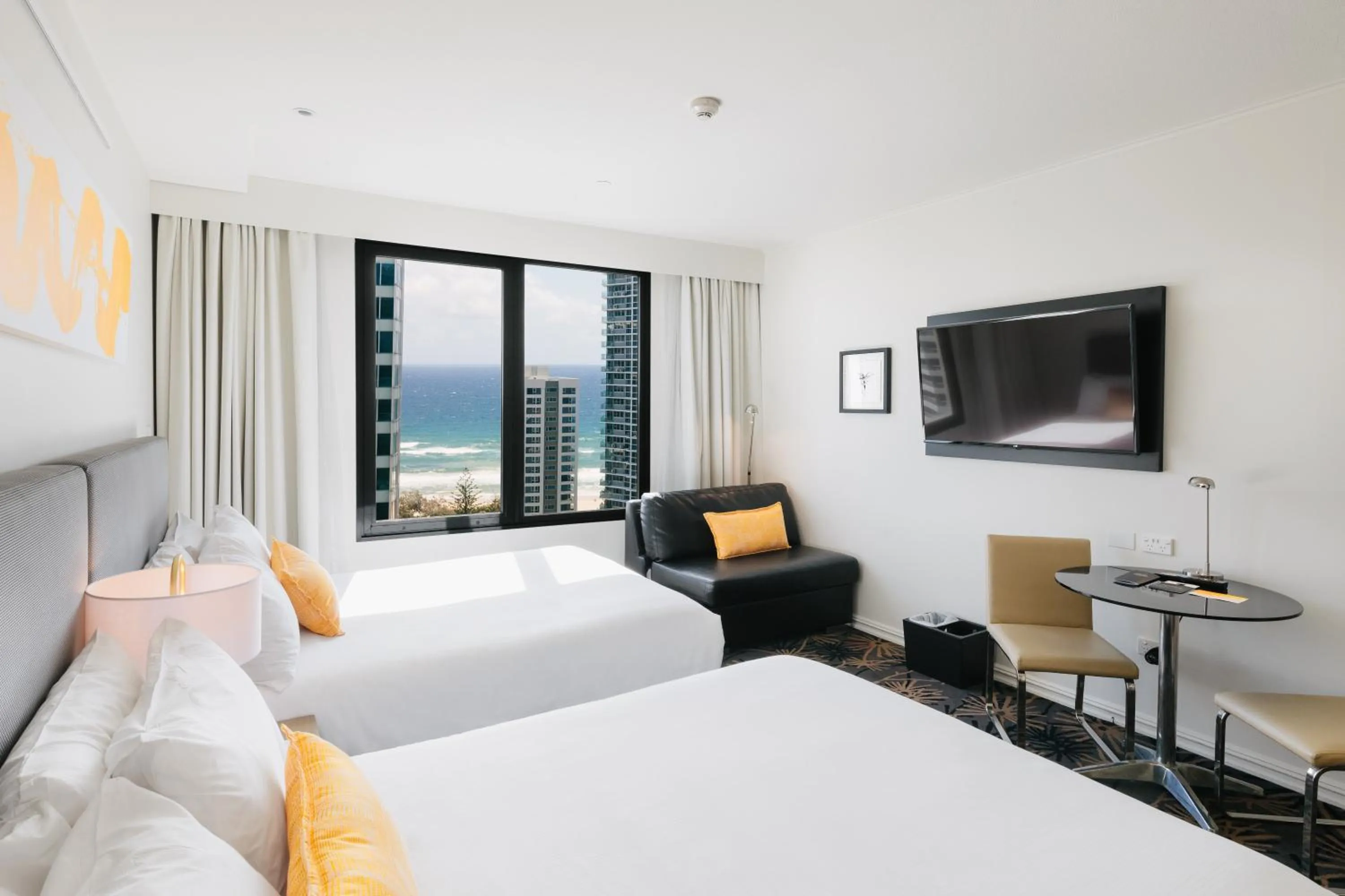 Photo of the whole room, Bed in voco Gold Coast by IHG