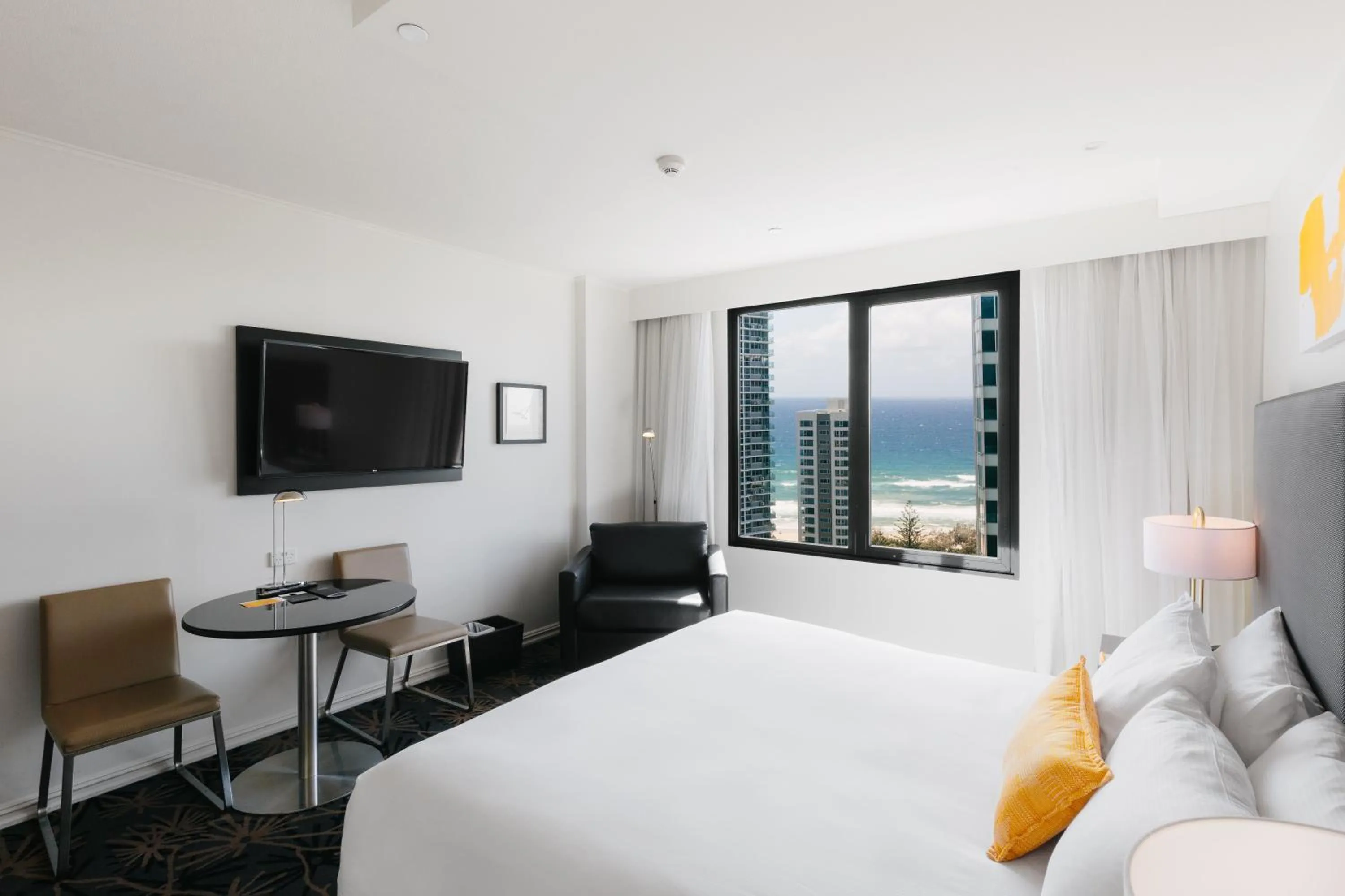 Photo of the whole room, Bed in voco Gold Coast by IHG