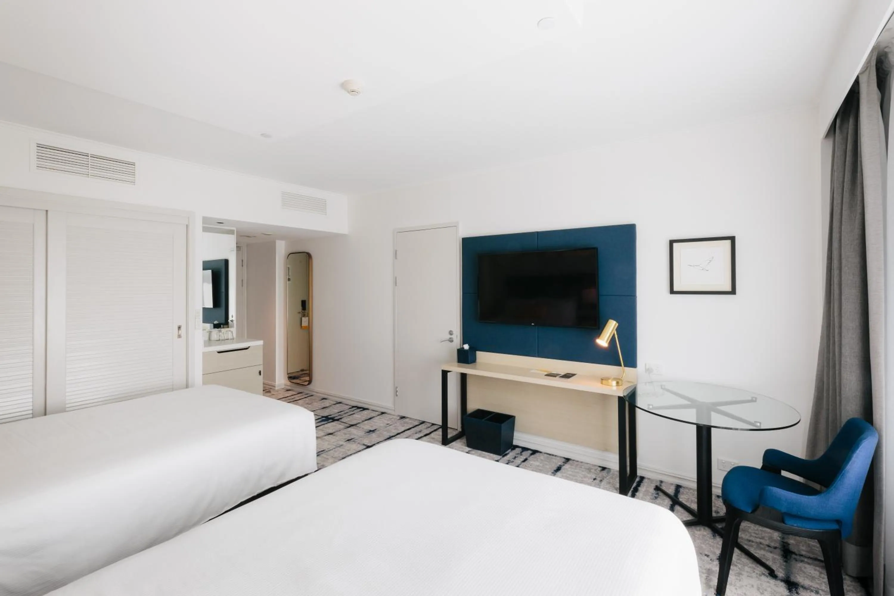 Photo of the whole room, Bed in voco Gold Coast by IHG