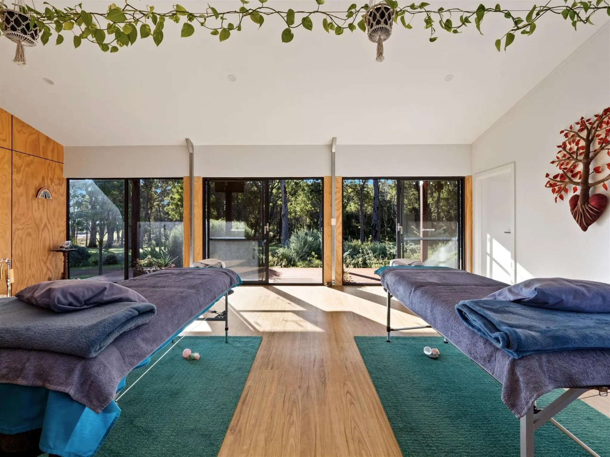 Massage in Simala Retreat