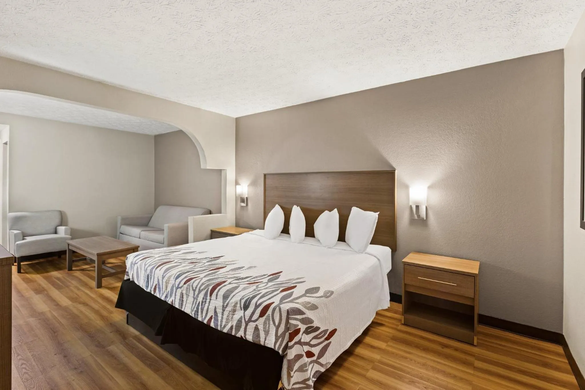 Bedroom, Bed in Red Roof Inn & Suites Newnan