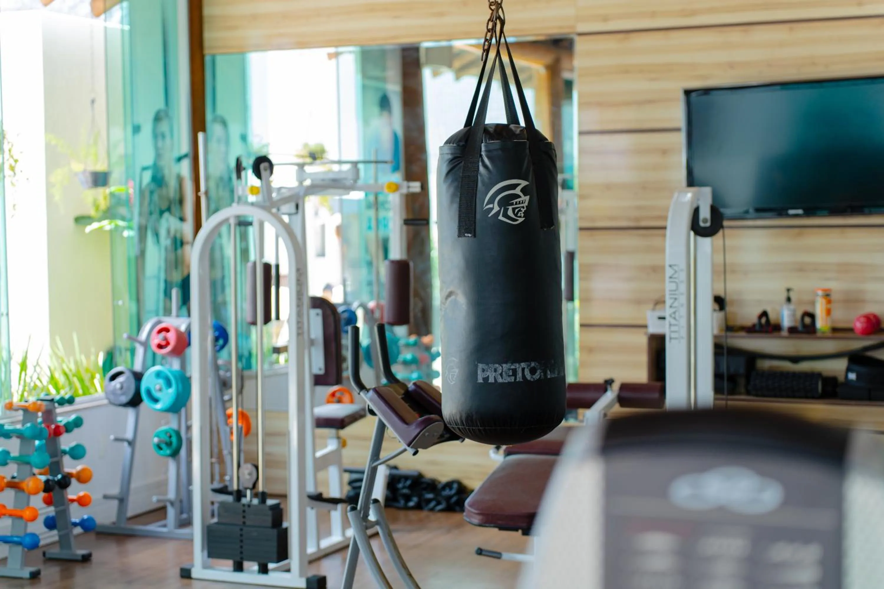 Fitness centre/facilities in Camaçari Plaza Hotel