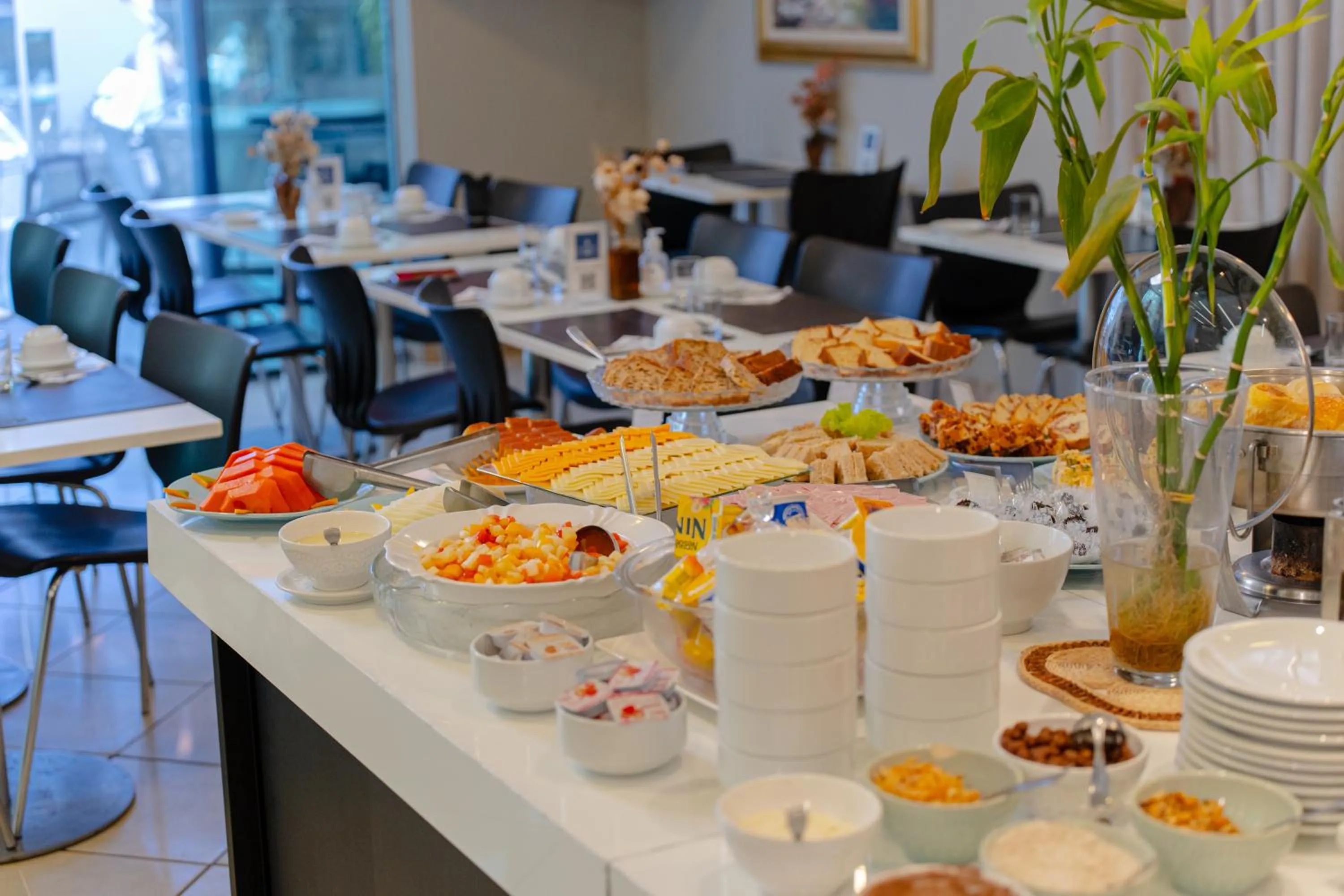 Restaurant/places to eat in Camaçari Plaza Hotel