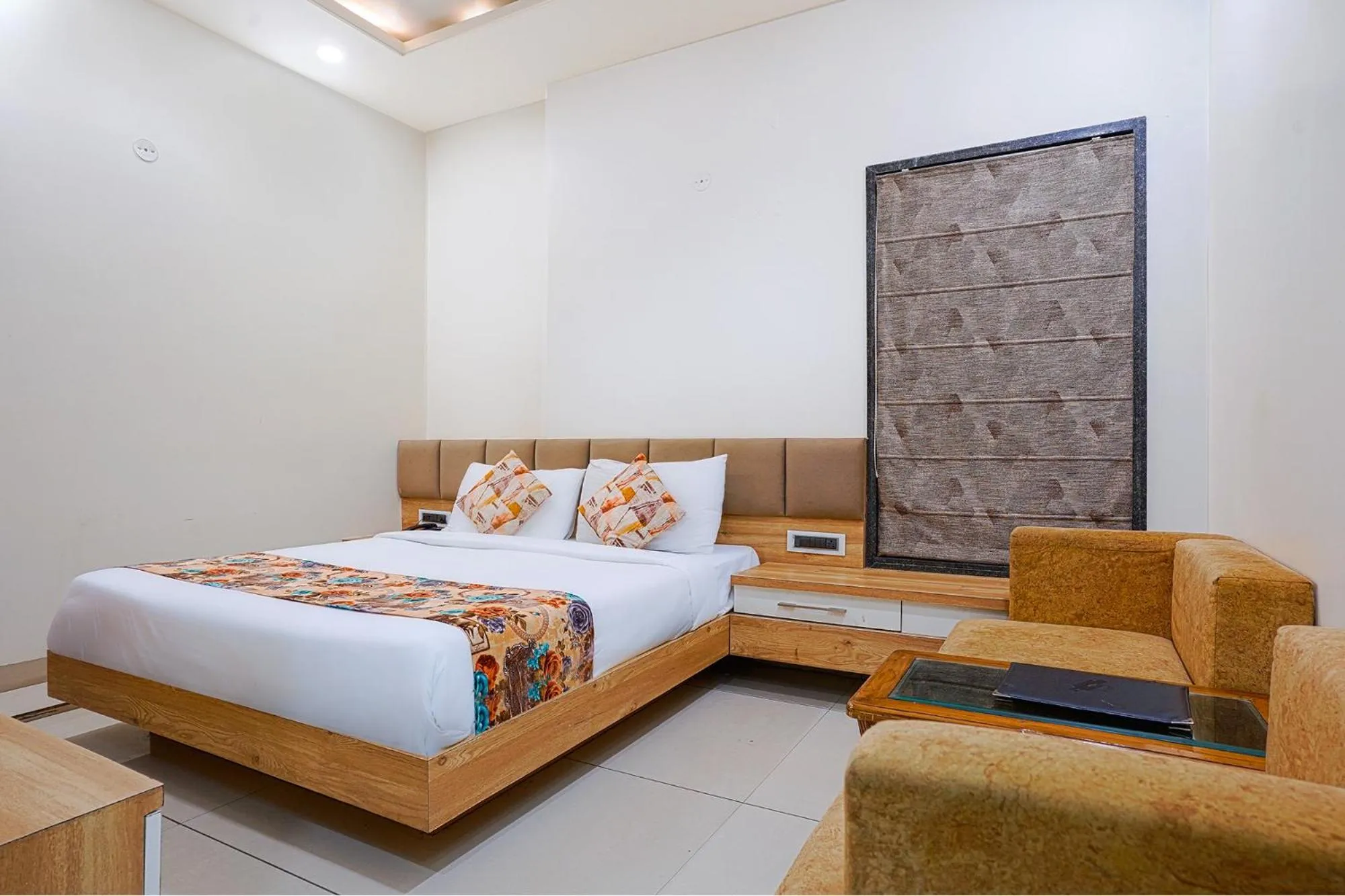 Bed in FabHotel Jwel Palace