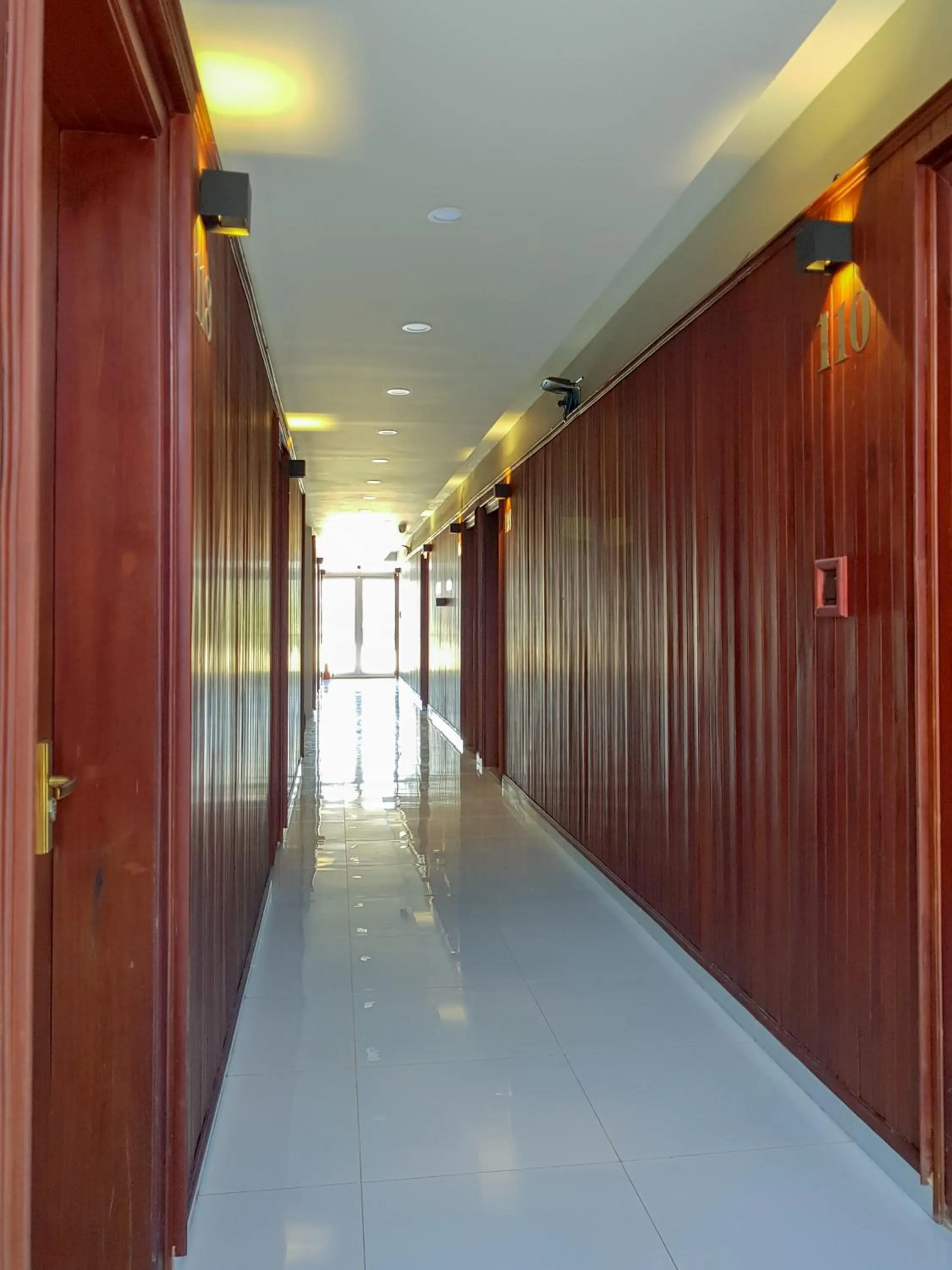 Facade/entrance in Montagne Regency