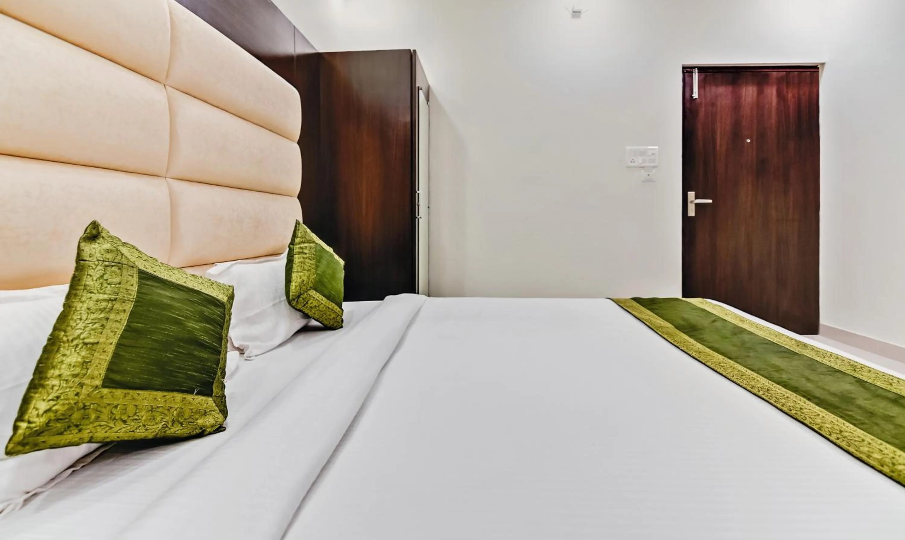 Bedroom, Bed in Treebo Resto- Near Lucknow Railway Station