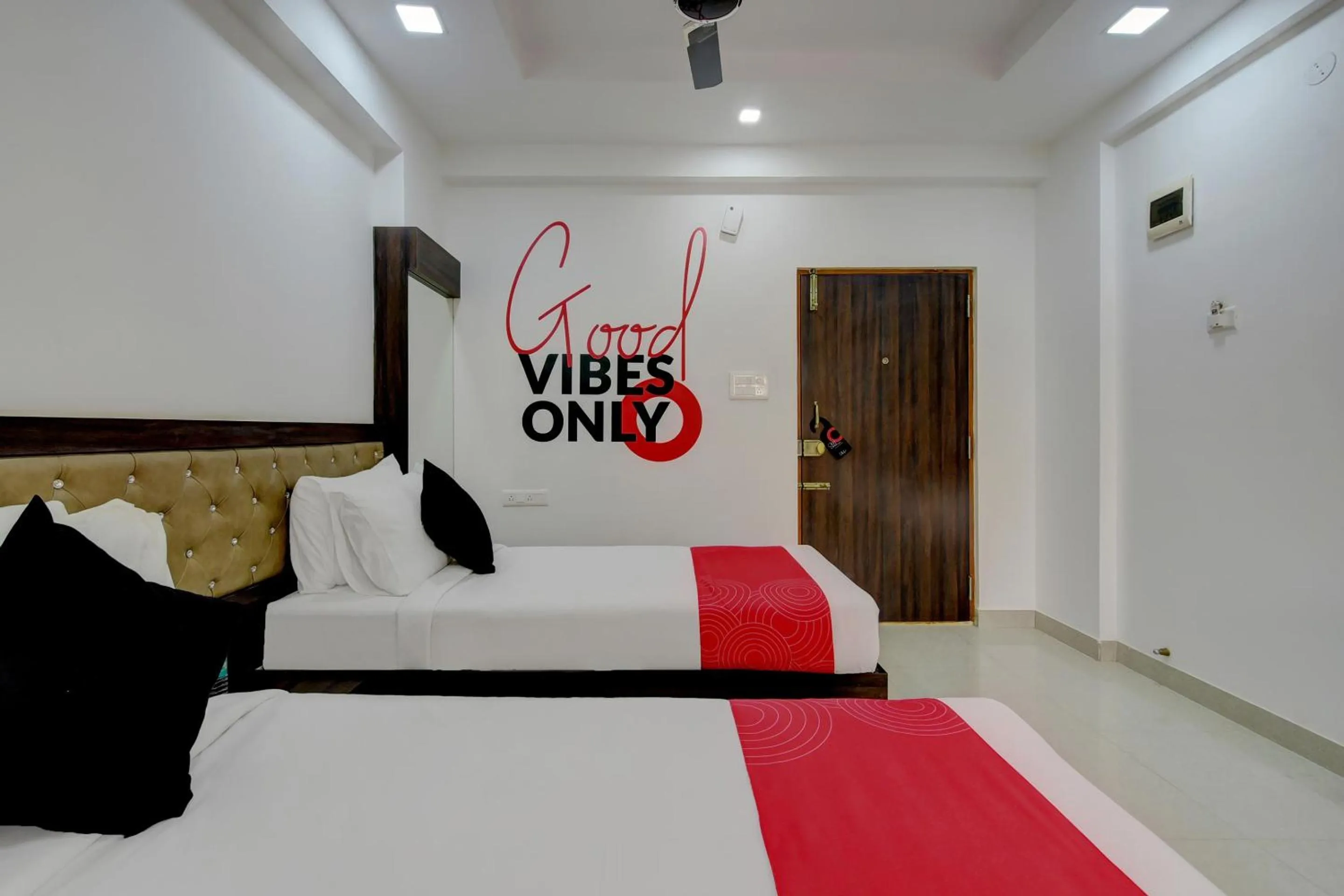 Bedroom, Bed in Grand Collection O Near Sarjapur Road Near 7d Voyage