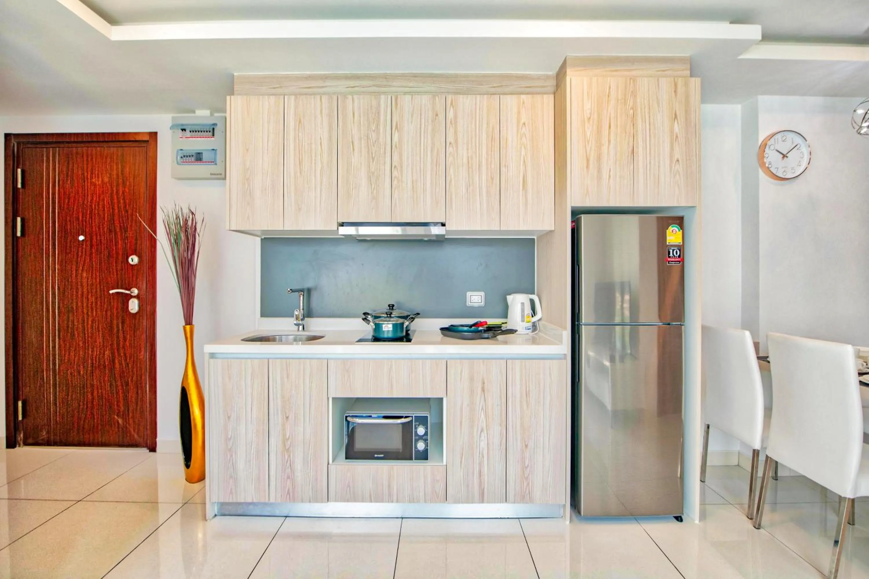 Coffee/tea facilities in Arcadia Beach Resort Pattaya