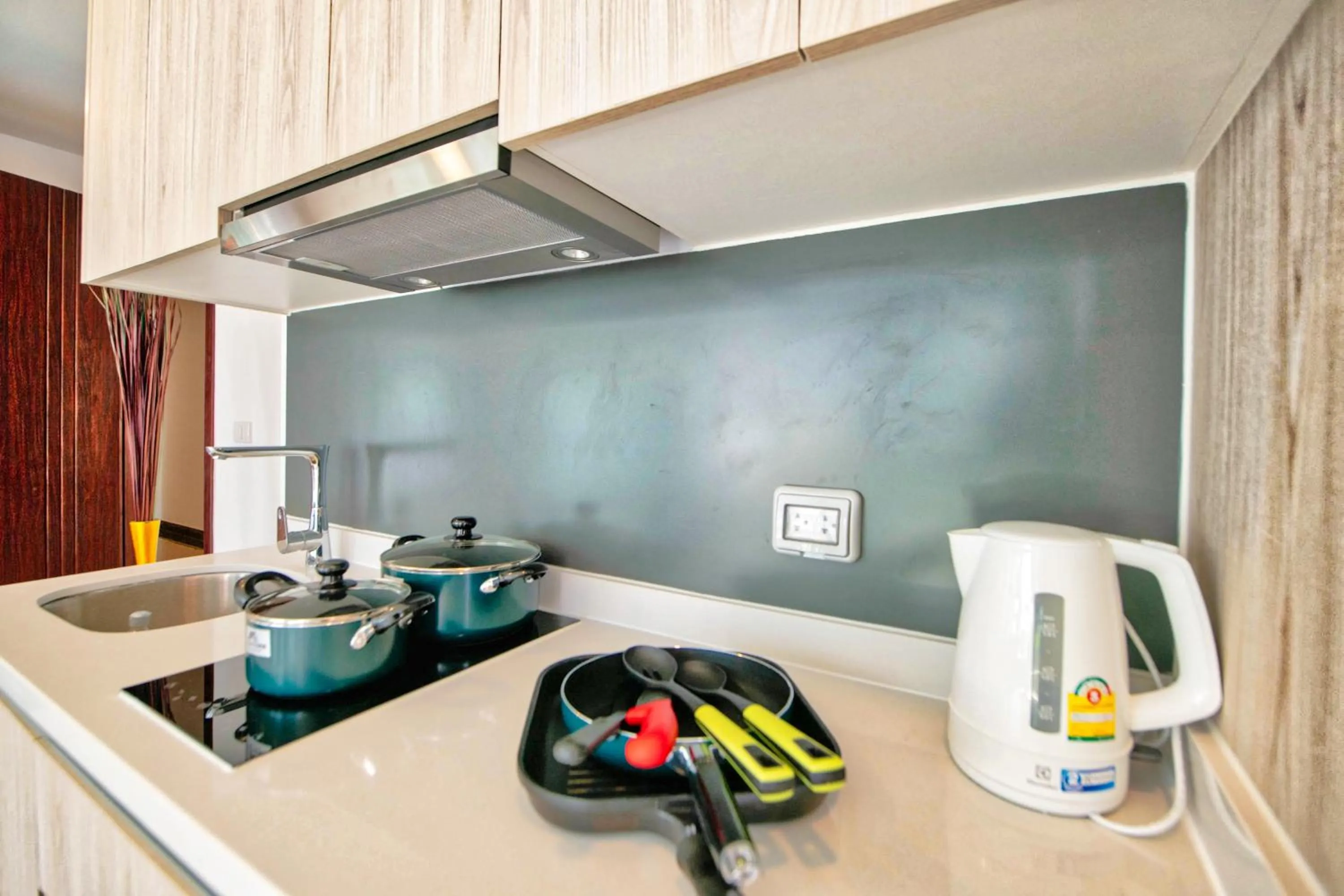 Coffee/tea facilities in Arcadia Beach Resort Pattaya