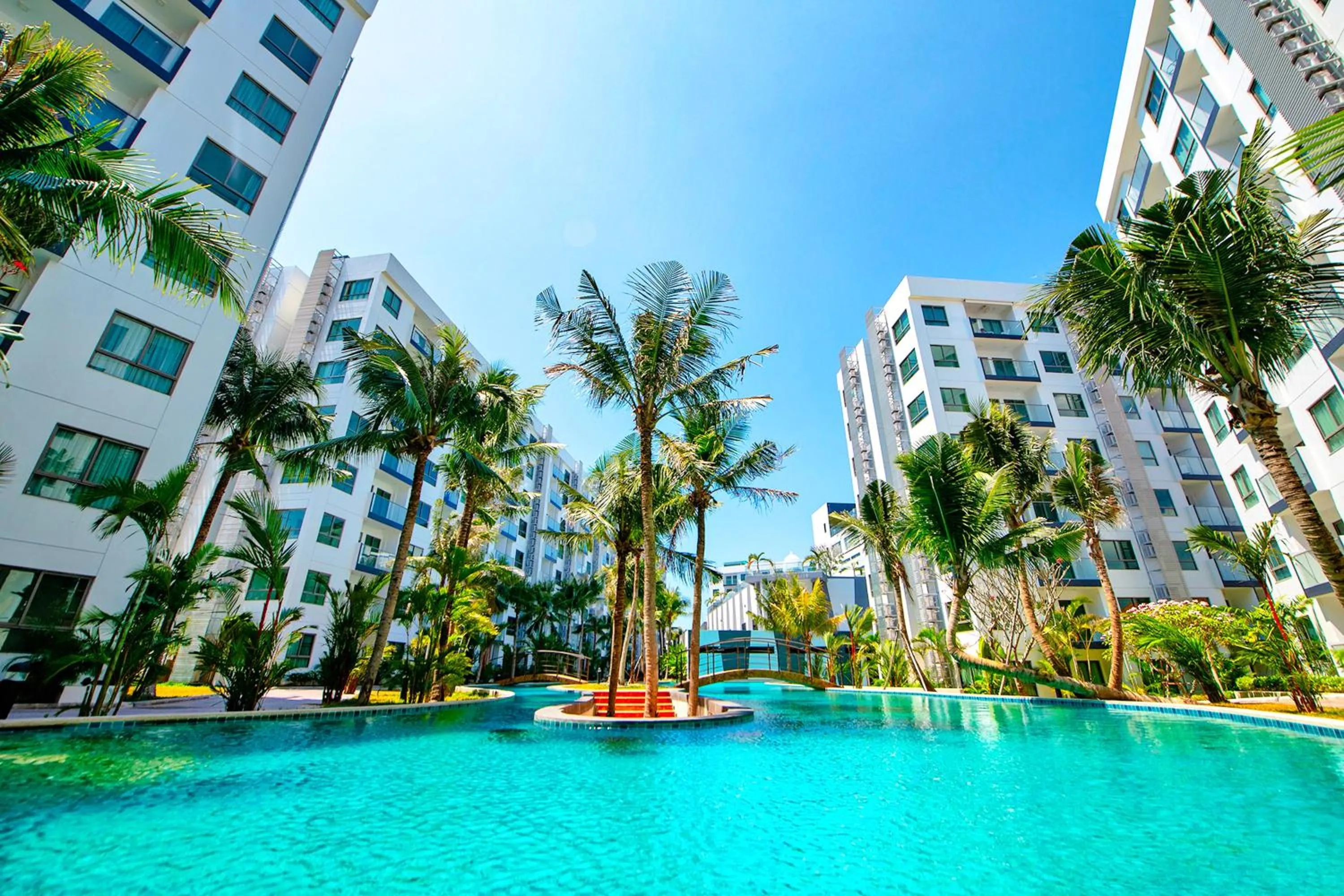 Property building in Arcadia Beach Resort Pattaya