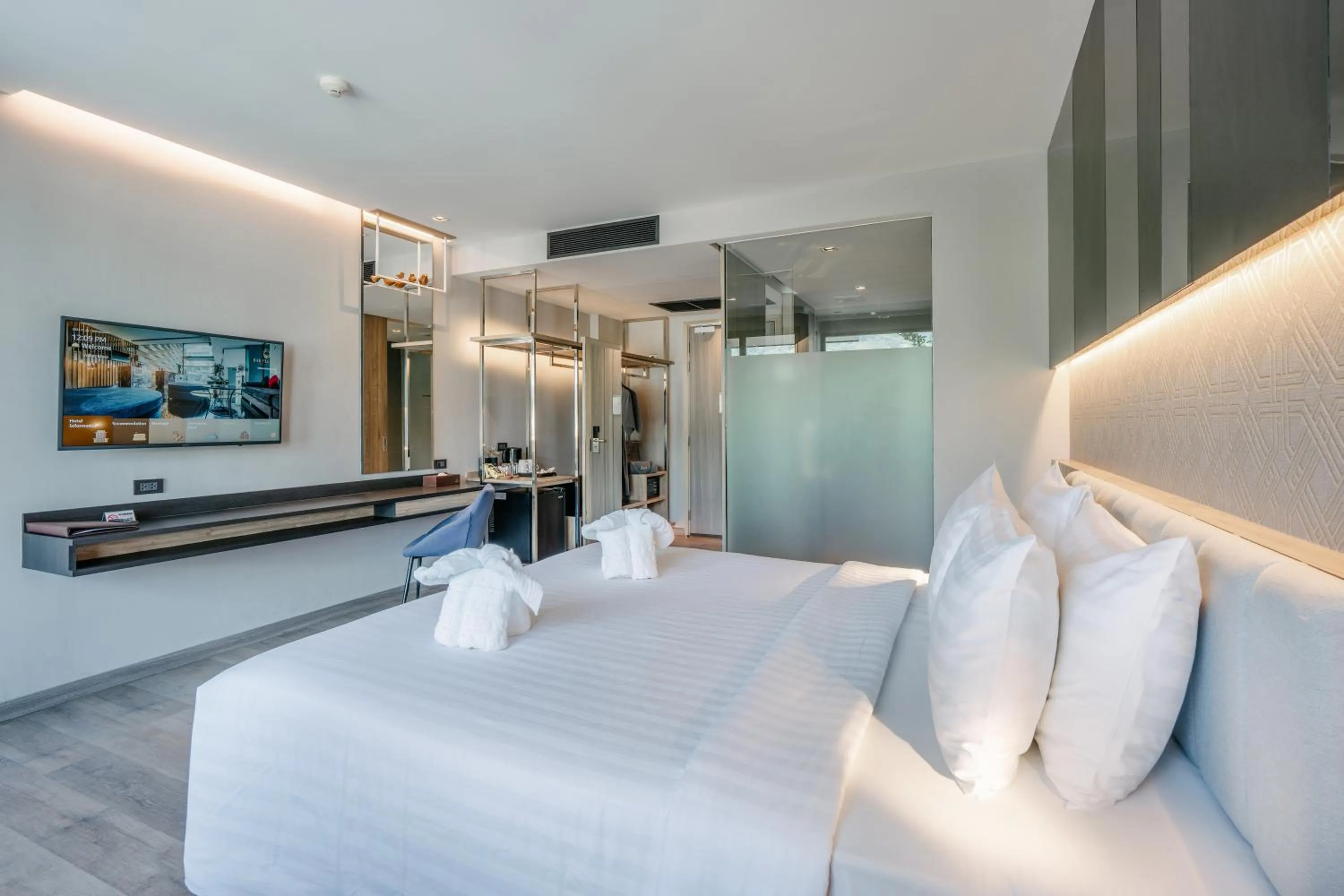 Bedroom, Bed in Rak Elegant Hotel Patong