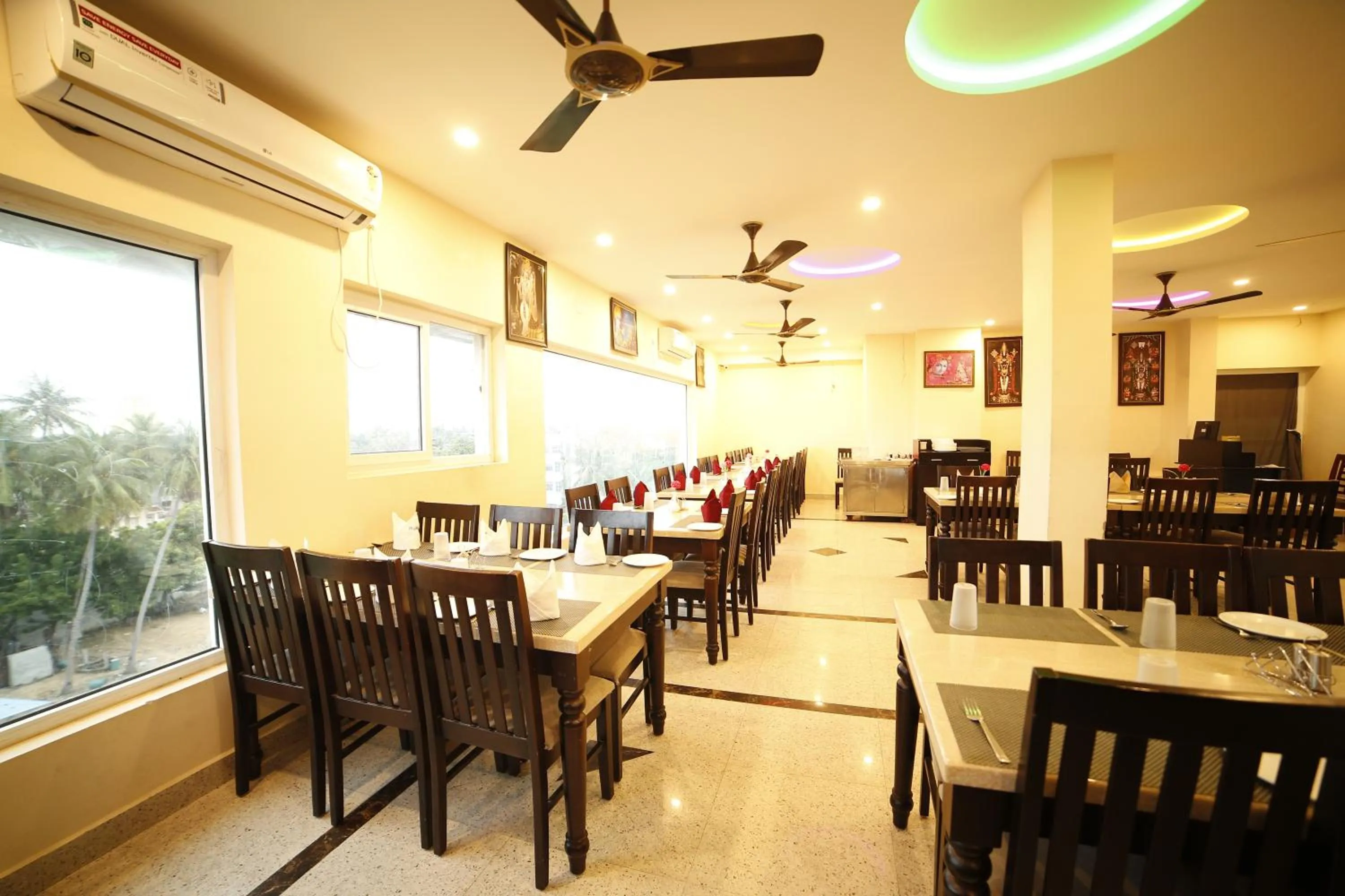 Restaurant/places to eat in Hotel Ragavendra Rameswaram