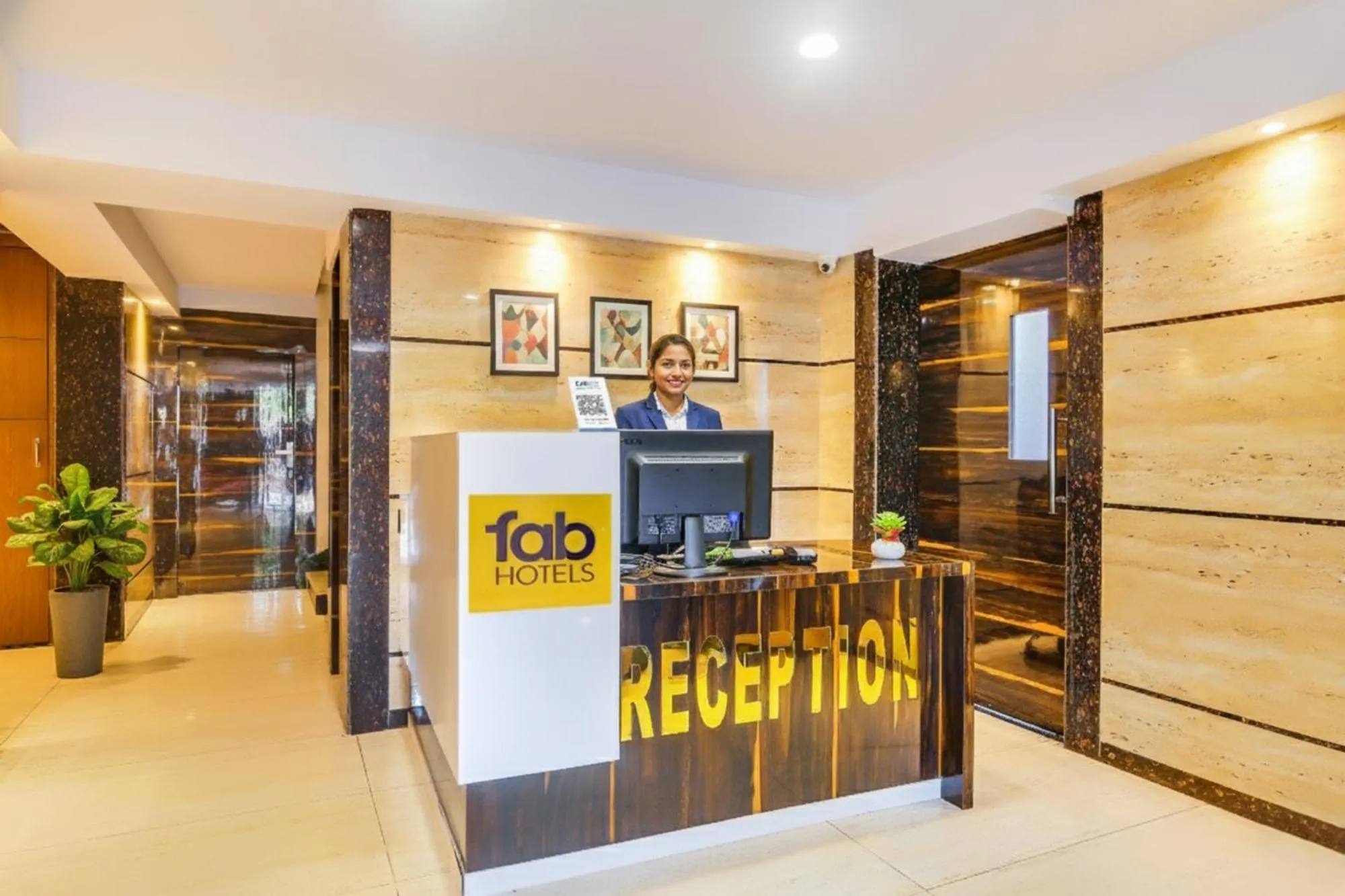 Lobby or reception in FabHotel Luxor - Nr Acropolis Mall