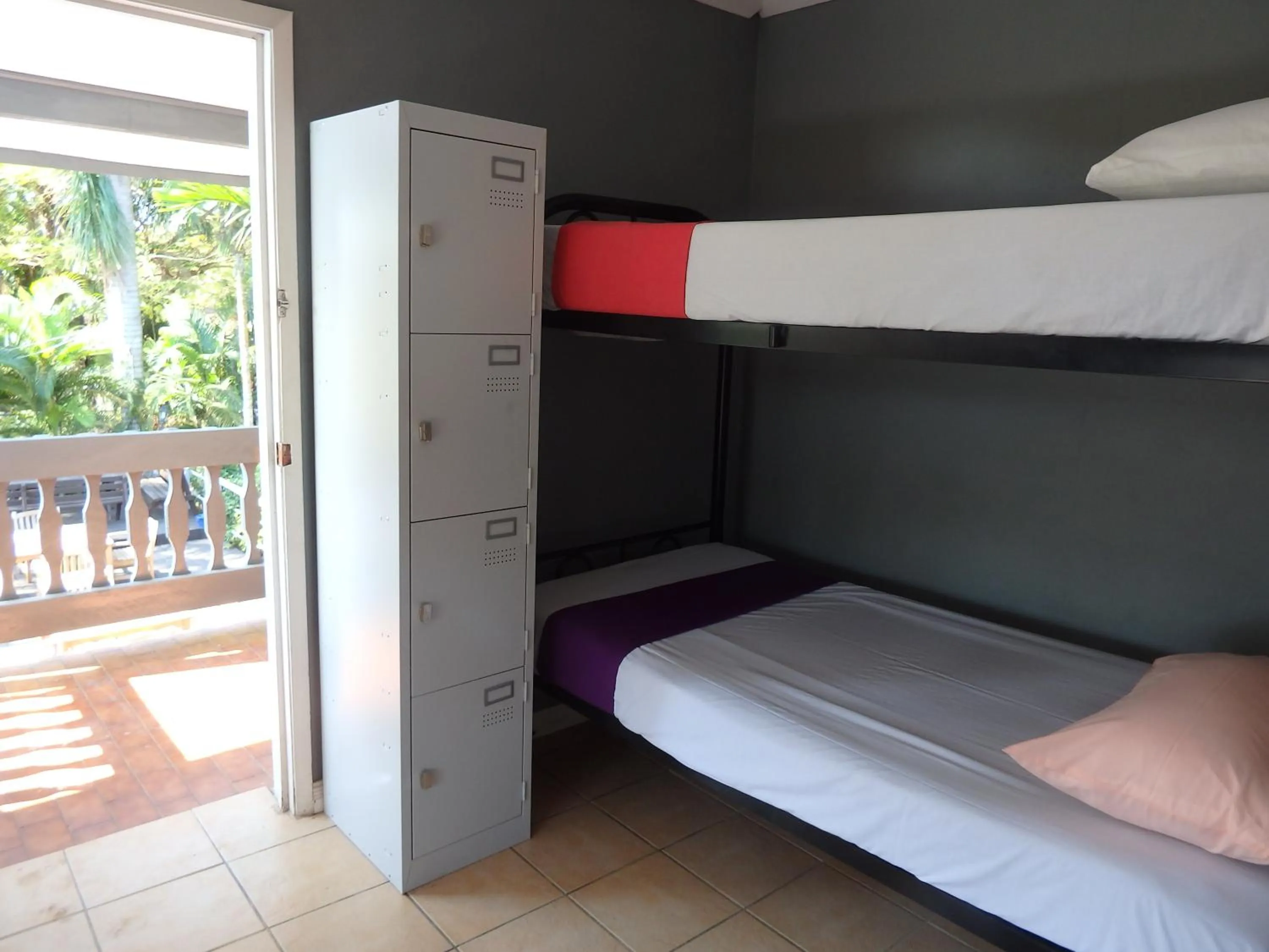 bunk bed, Bed in Bluewater Lodge