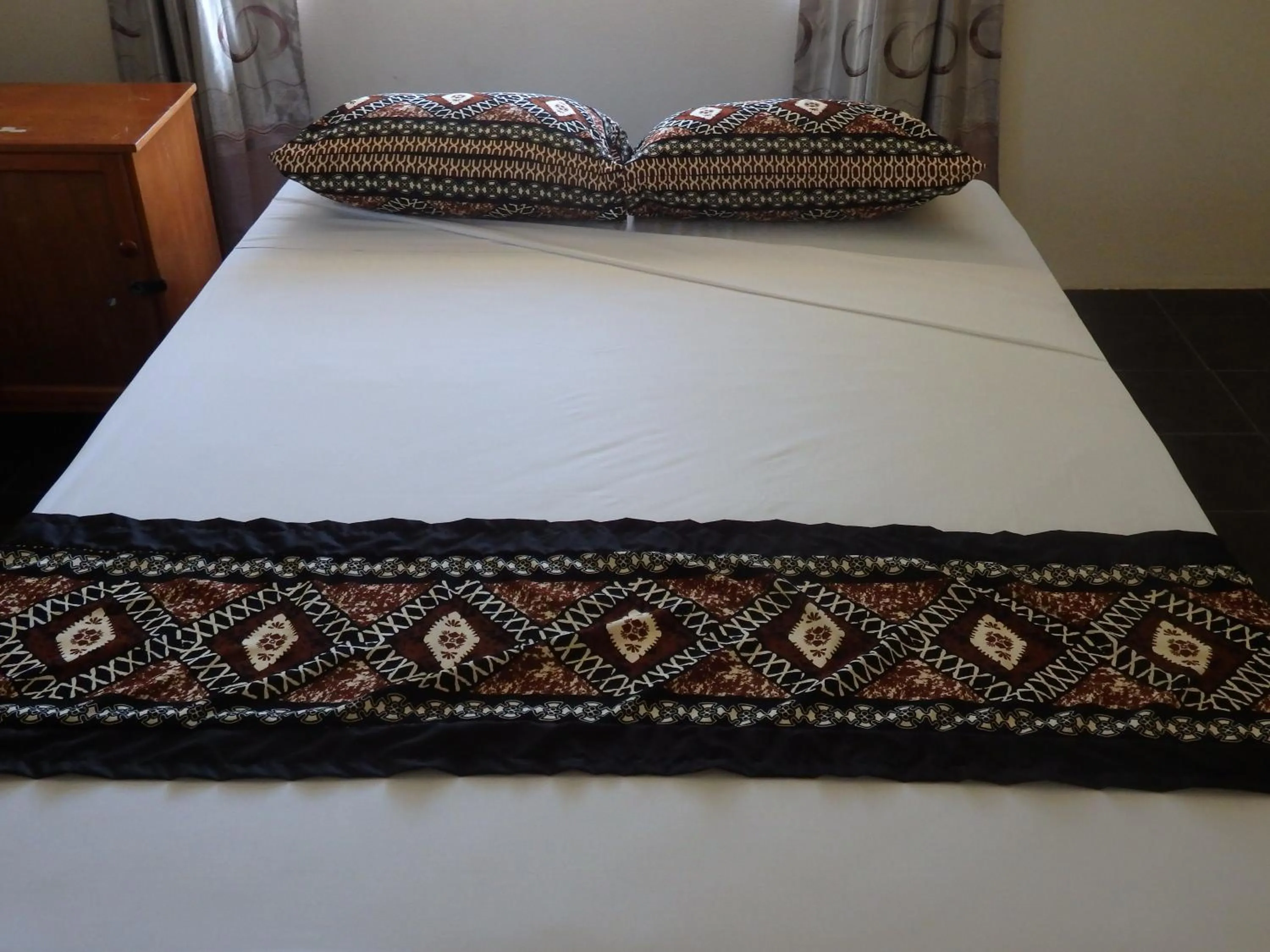 Bed in Bluewater Lodge