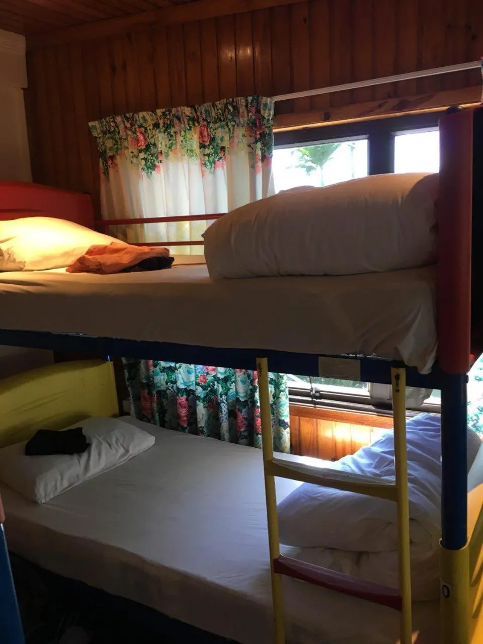 bunk bed, Bed in Bluewater Lodge