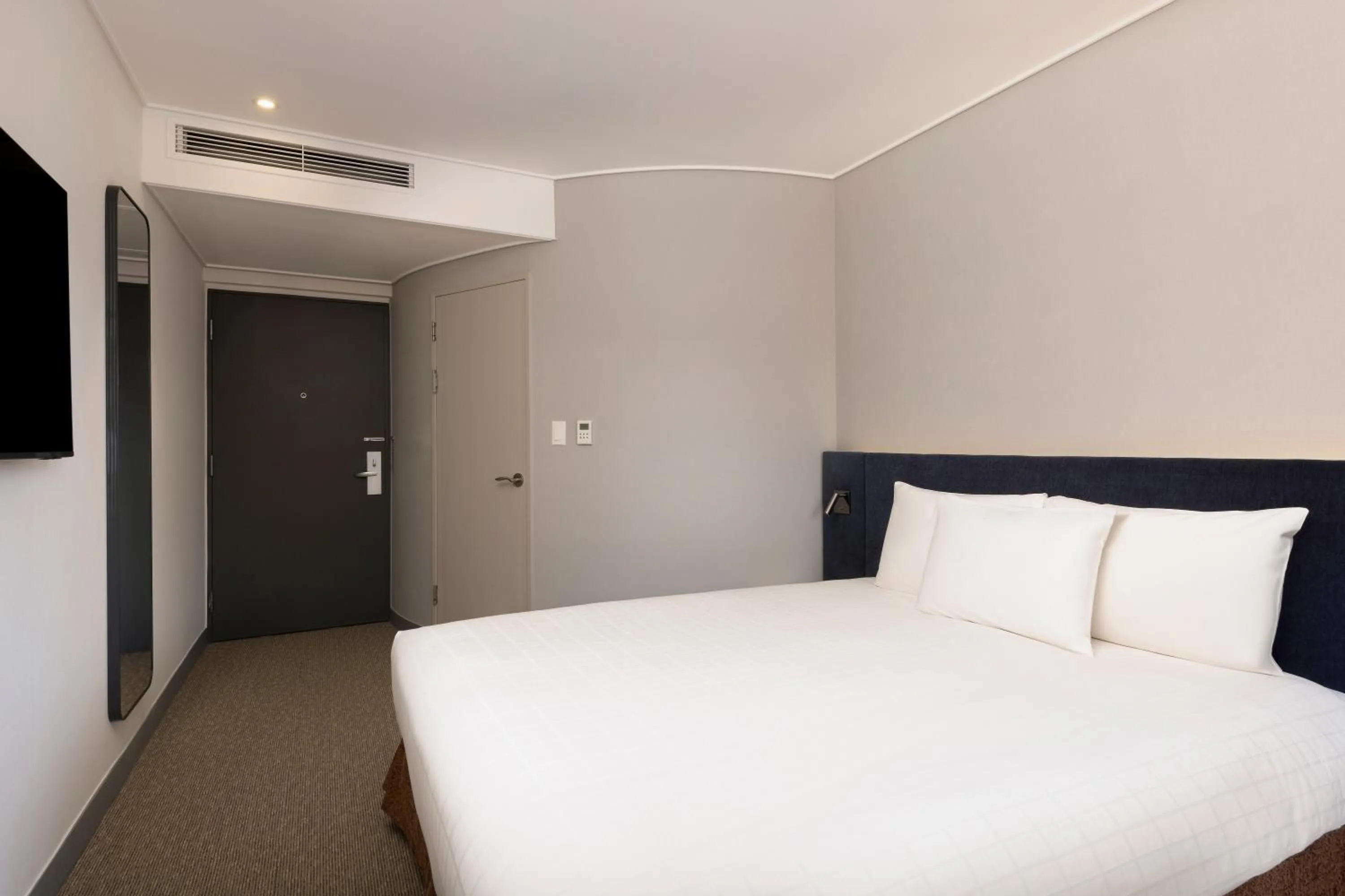 Photo of the whole room, Bed in ibis Ambassador Seoul Insadong-Newly renovated in 2025