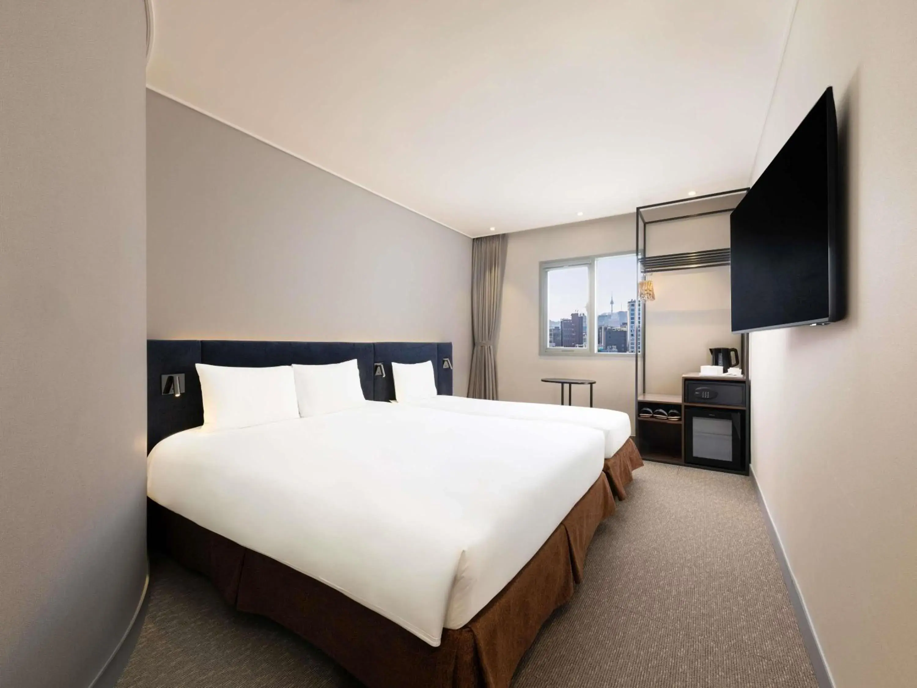 Premium Room, Ideal for Family & Friends, Recently Renovated - 1 Double Bed & 1 Single Bed in ibis Ambassador Seoul Insadong-Newly renovated in 2025 Premium Room, Ideal for Family & Friends, Recently Renovated - 1 Double Bed & 1 Single Bed in ibis Ambassador Seoul Insadong-Newly renovated in 2025