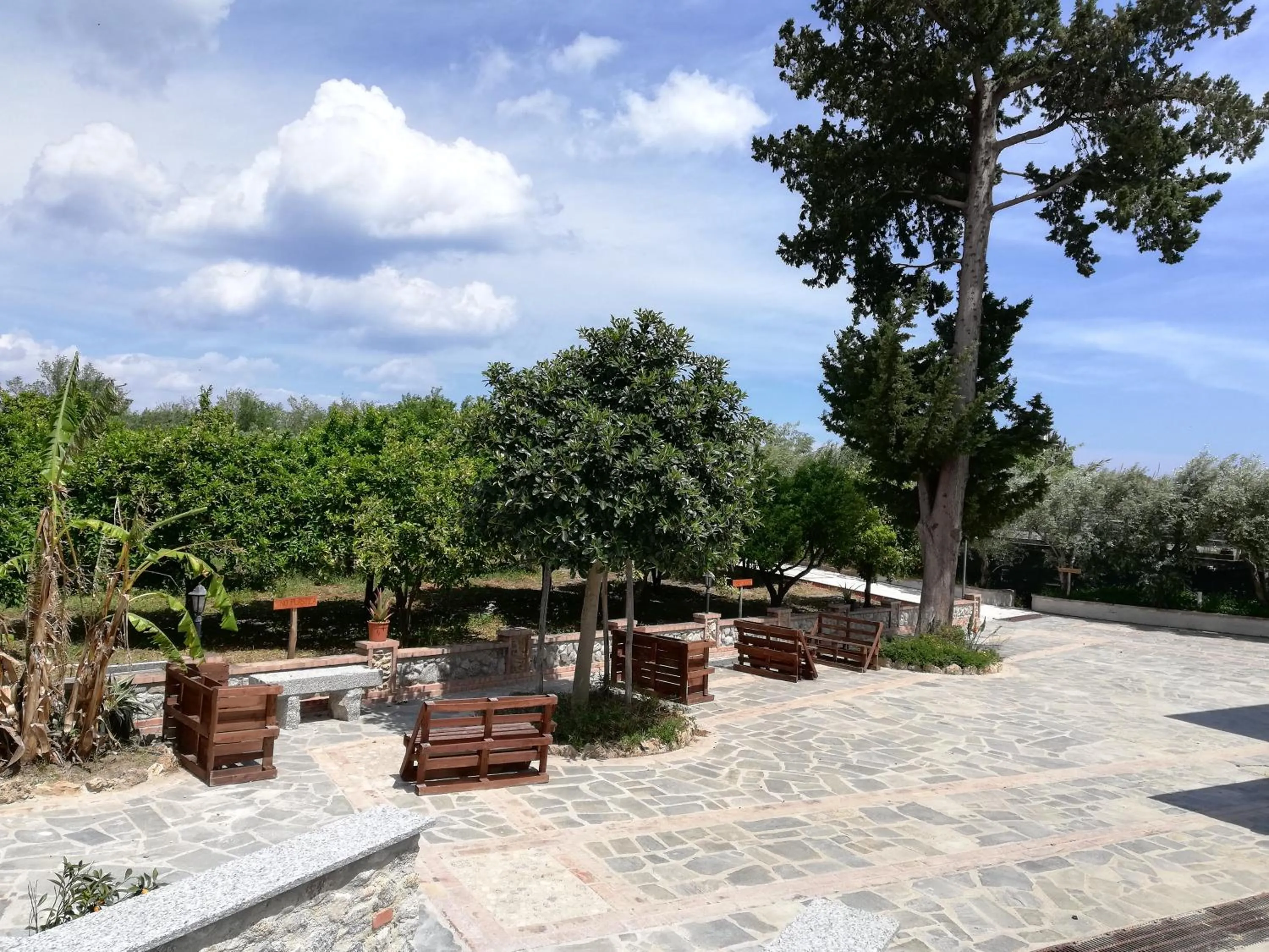 Garden in LudoMar Country Residence - Rooms & Apartments