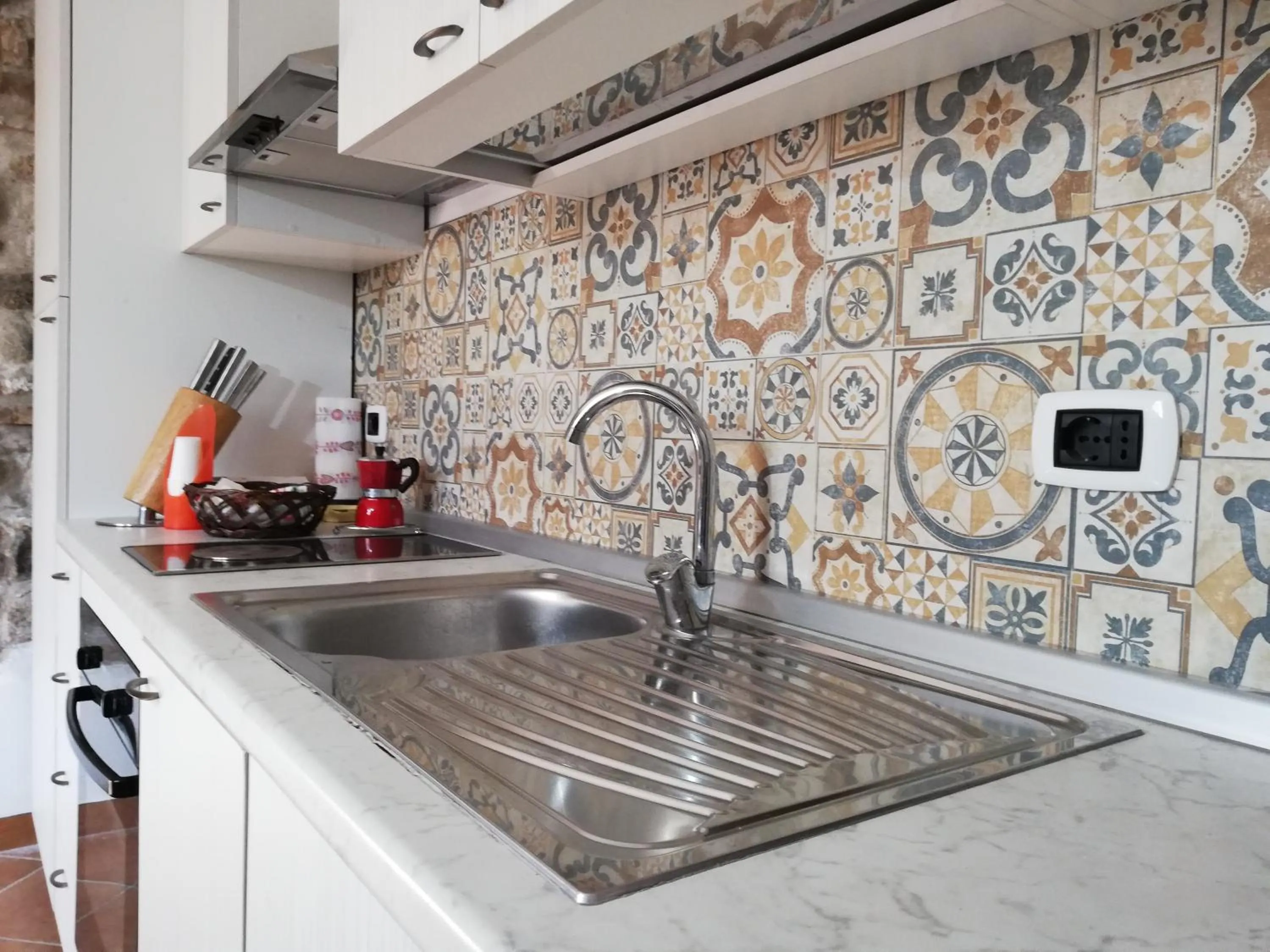 Kitchen or kitchenette in LudoMar Country Residence - Rooms & Apartments