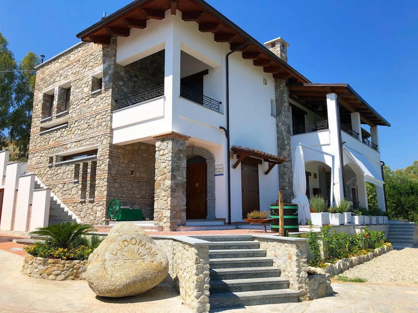 Property building in LudoMar Country Residence - Rooms & Apartments