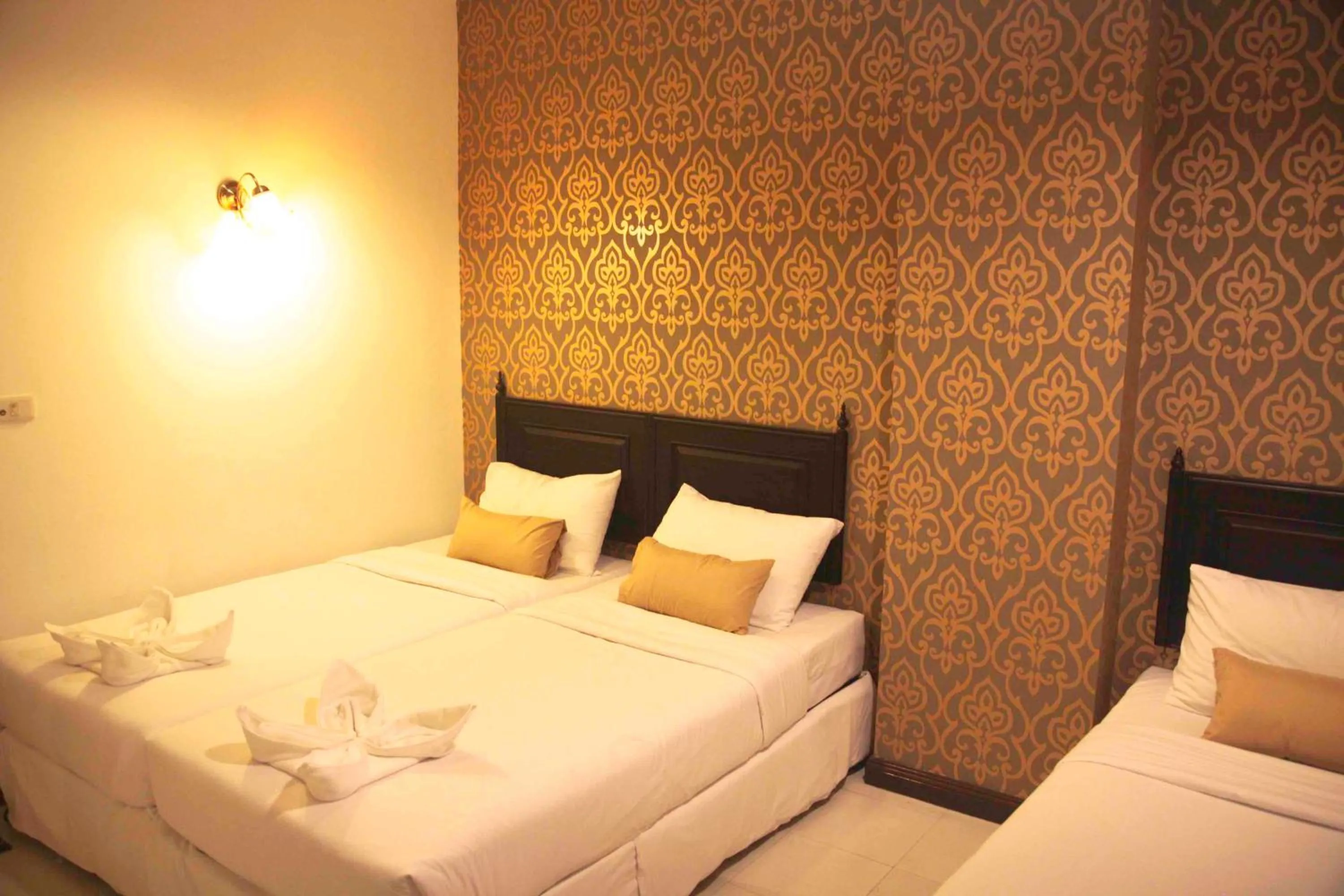 Photo of the whole room, Bed in Erawan House