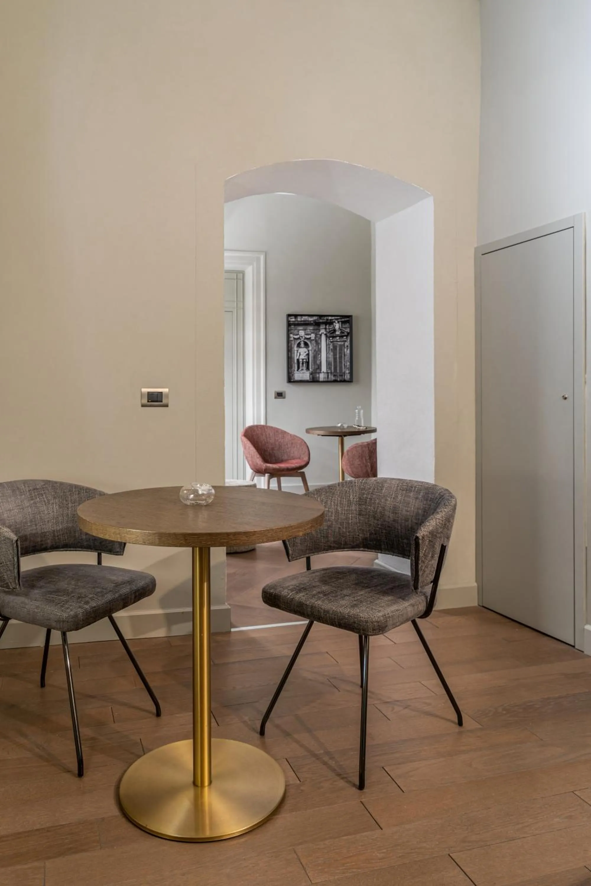 Seating area in InCanto