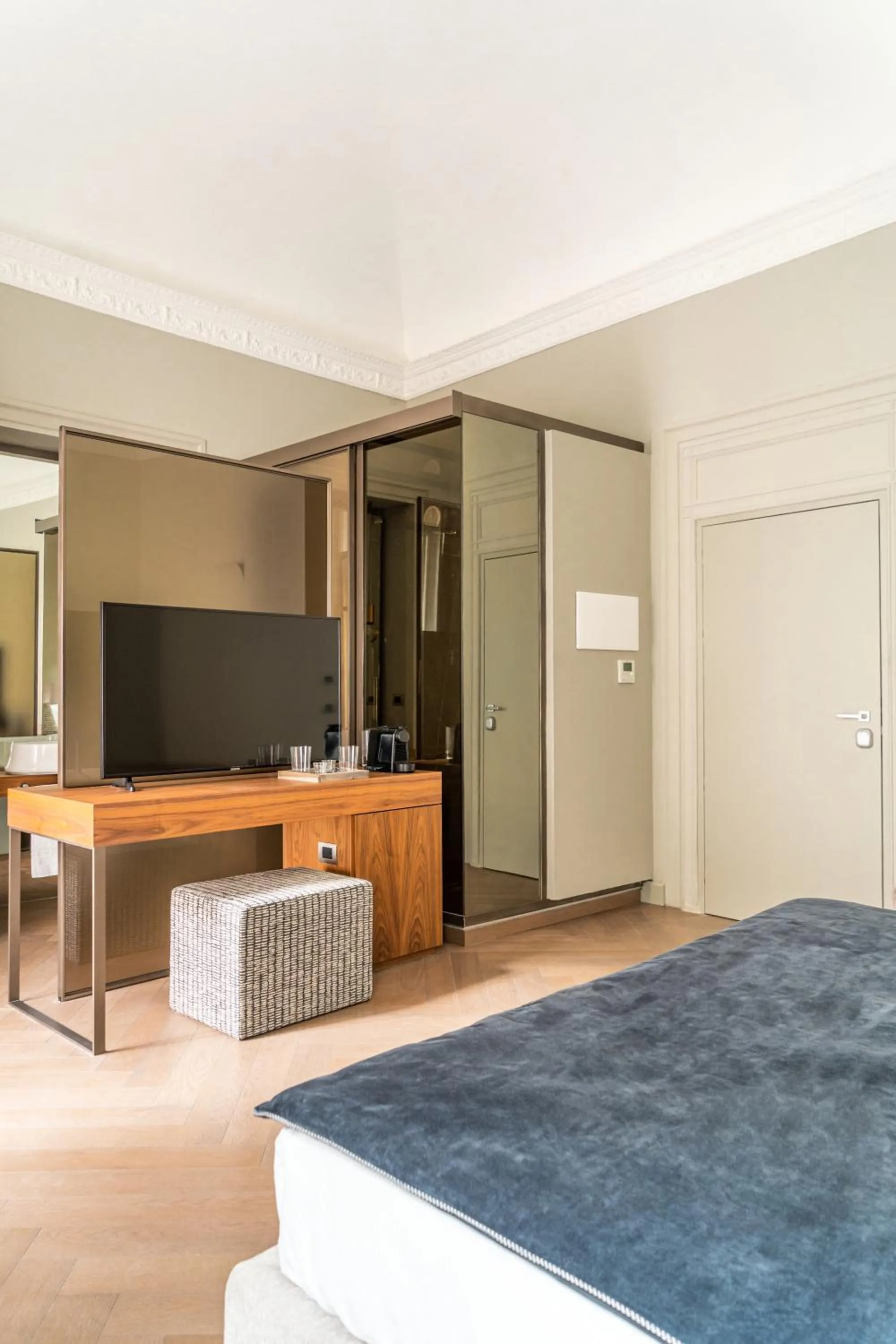 TV and multimedia, Bed in InCanto