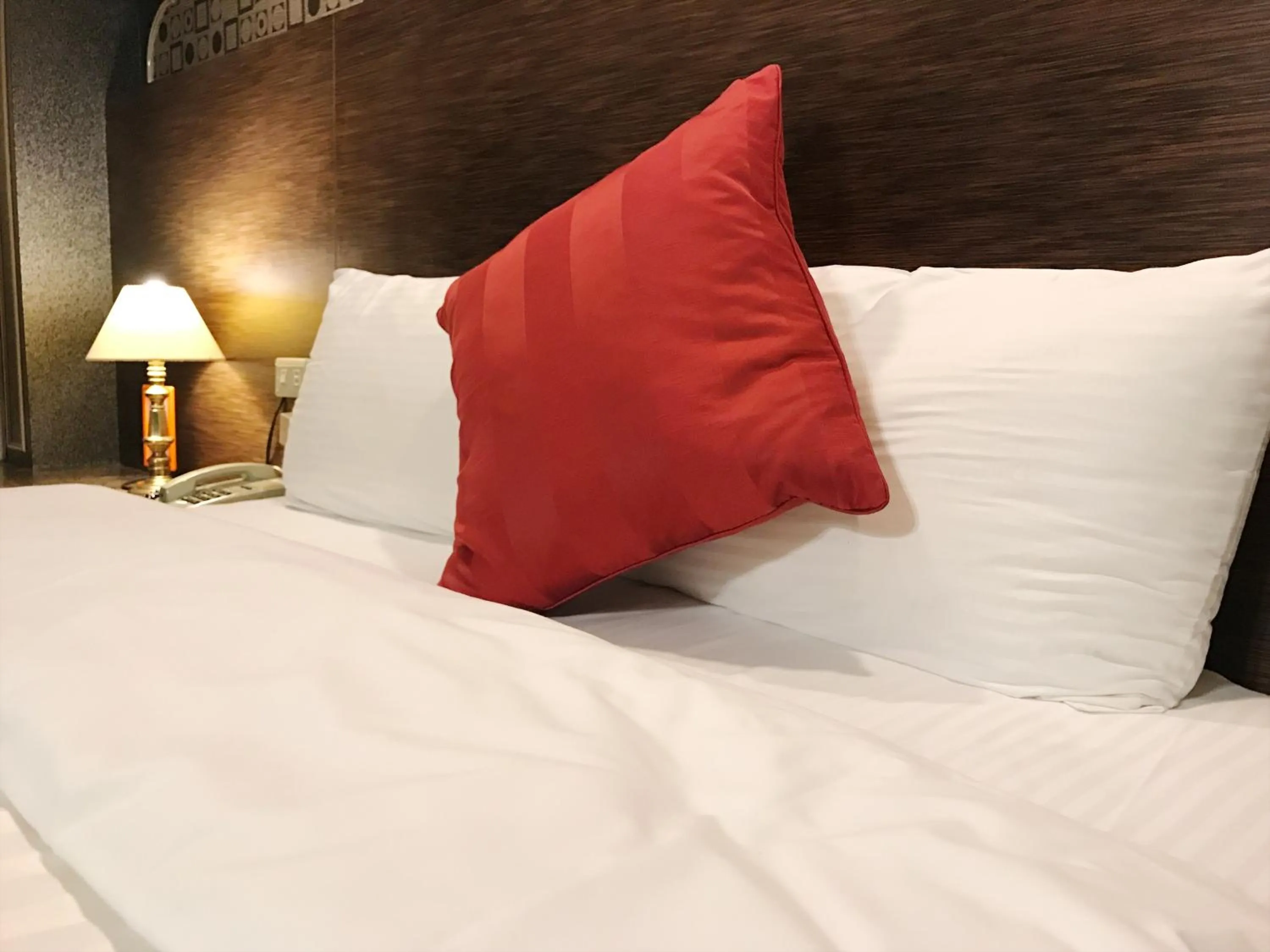 Spring, Bed in Fu Chang Hotel