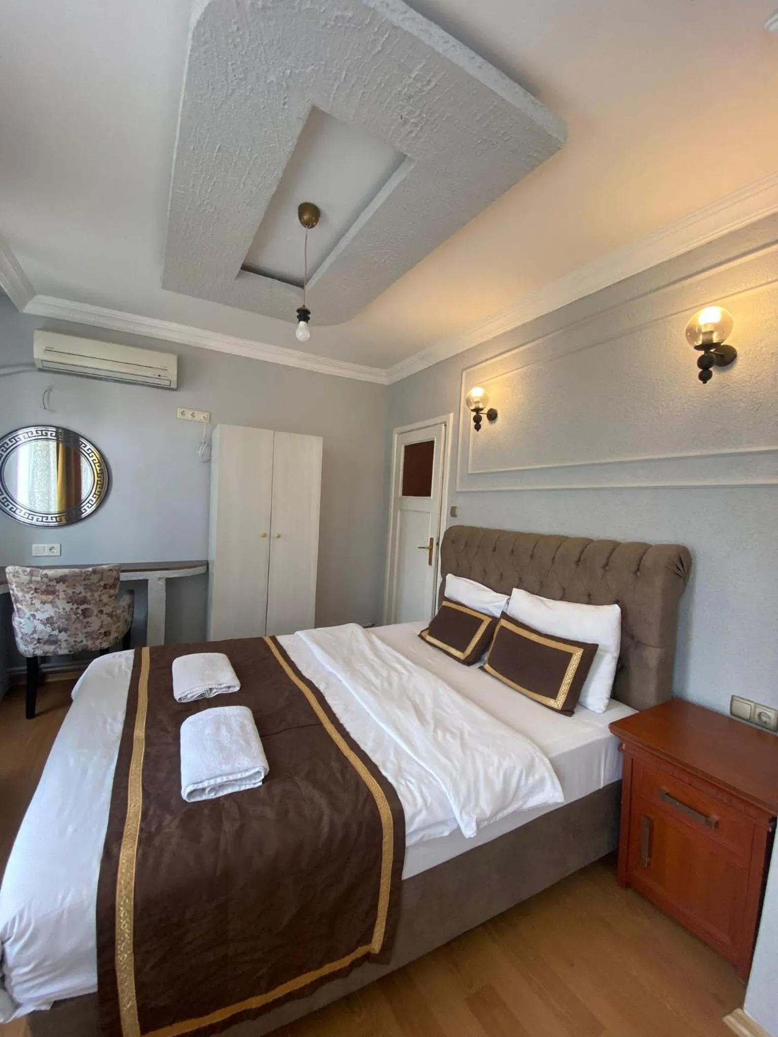 Bed in Divan Wooden Guesthouse