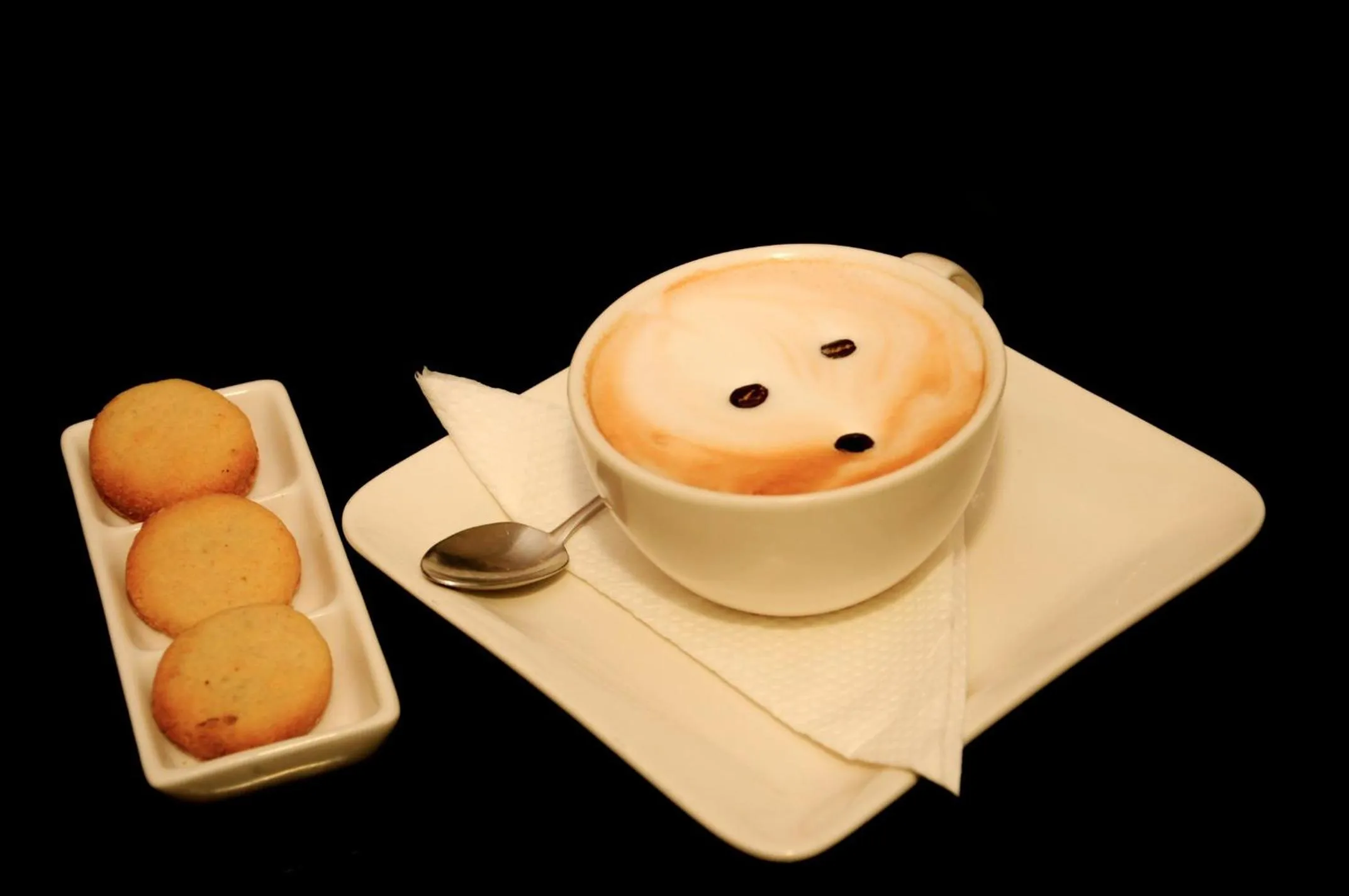 Restaurant/places to eat in GemSuites Serviced Apartments State House