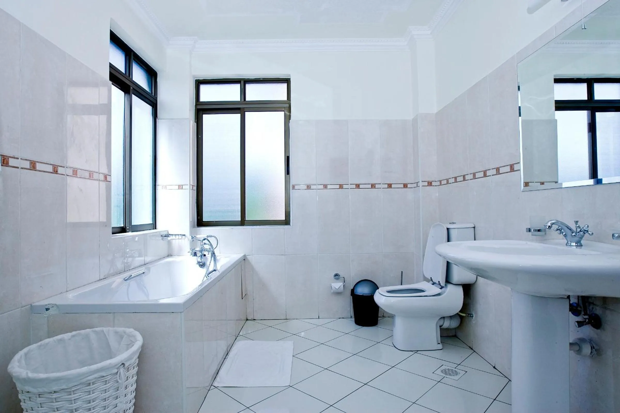Shower in GemSuites Serviced Apartments State House