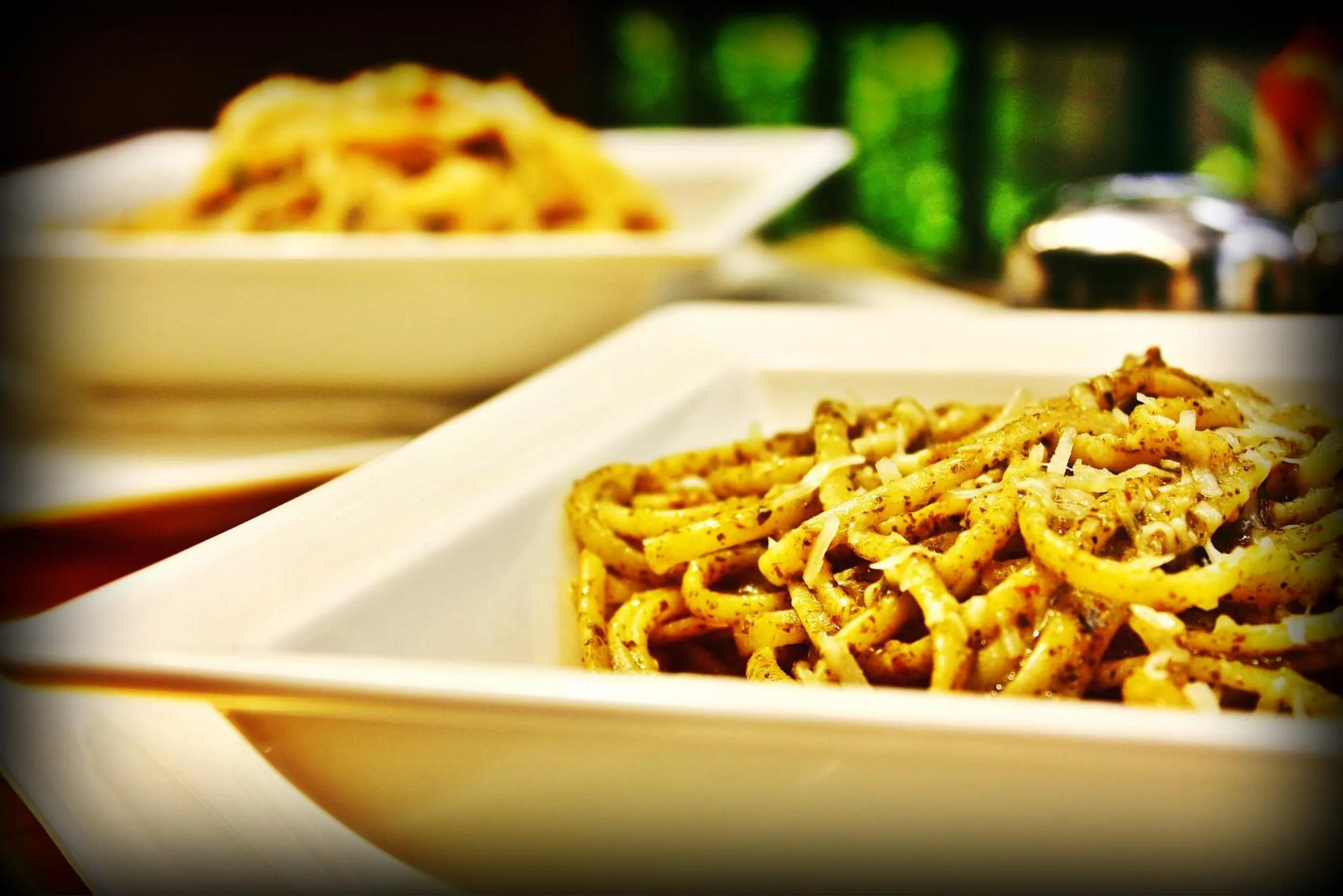 Restaurant/places to eat in GemSuites Serviced Apartments State House