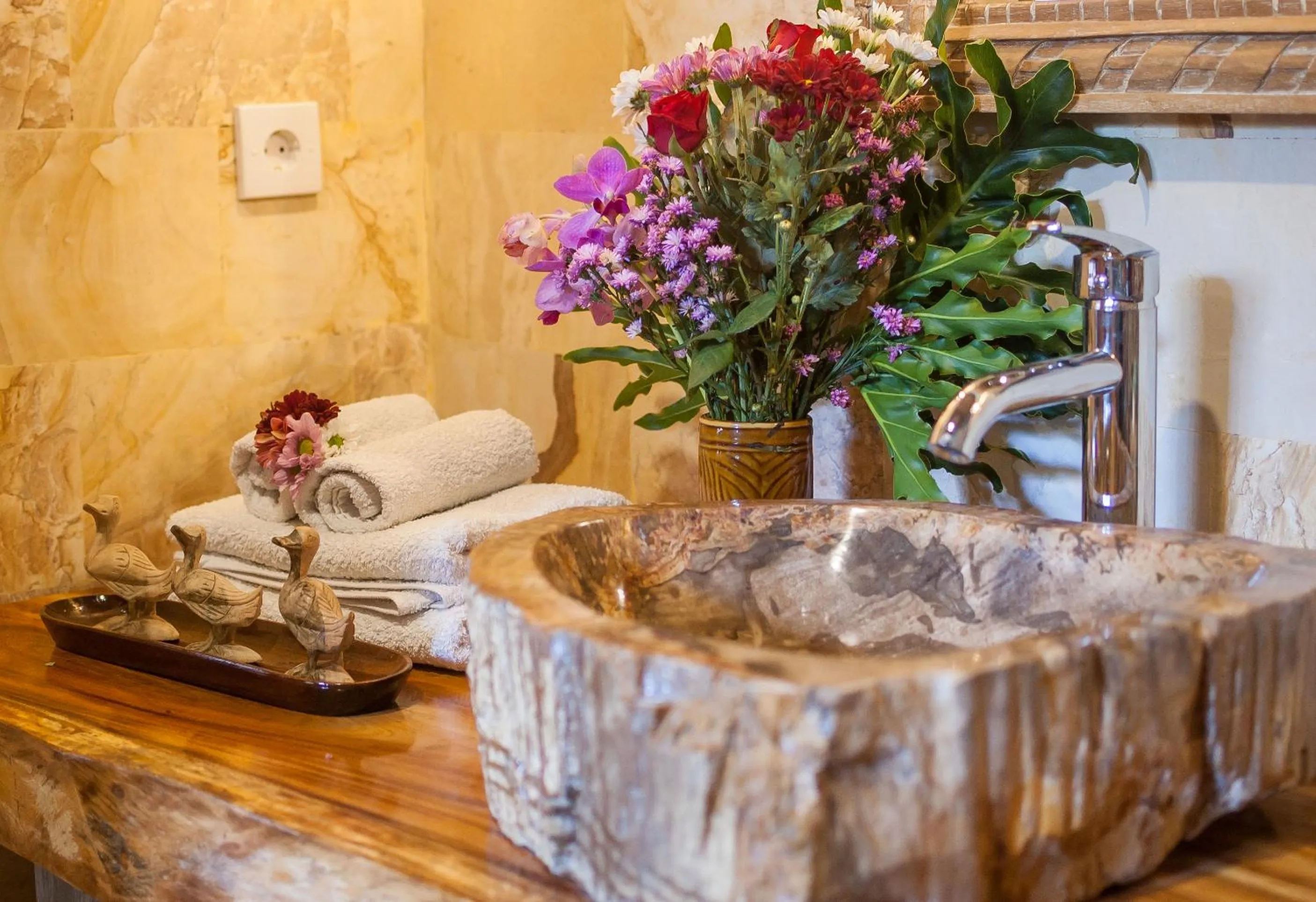 Bathroom in Taman Rahasia Tropical Sanctuary and Spa