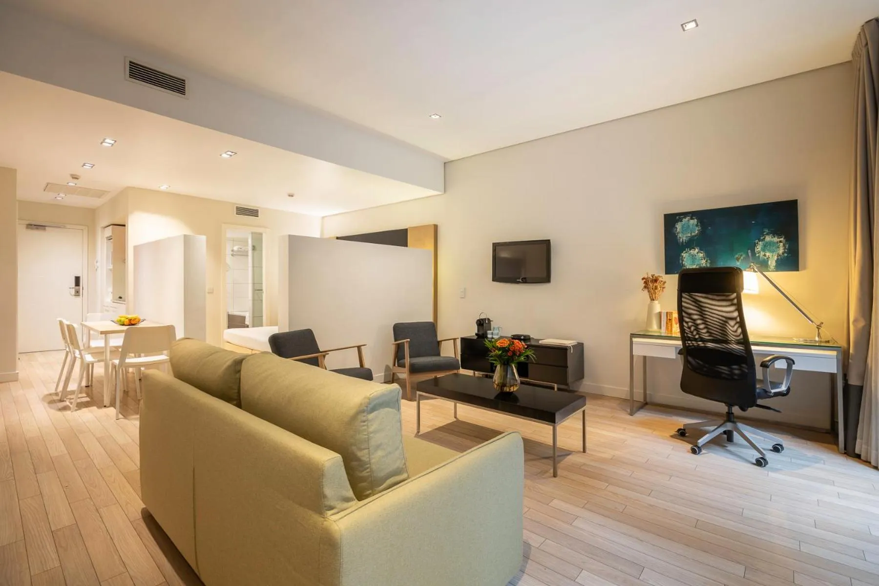 Living room in B-aparthotel Grand Place