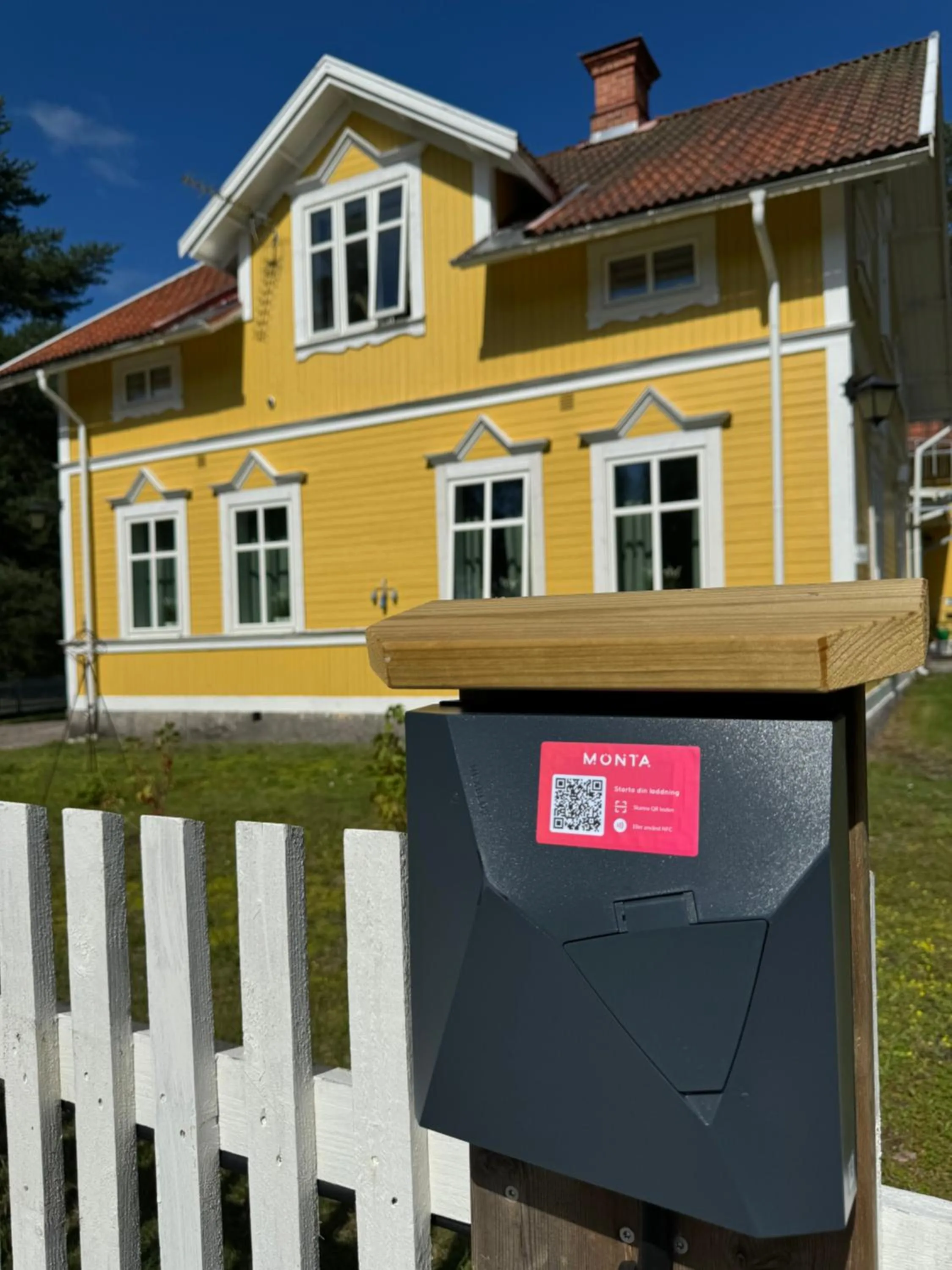 Property building in Hedenstugan B&B Hotel