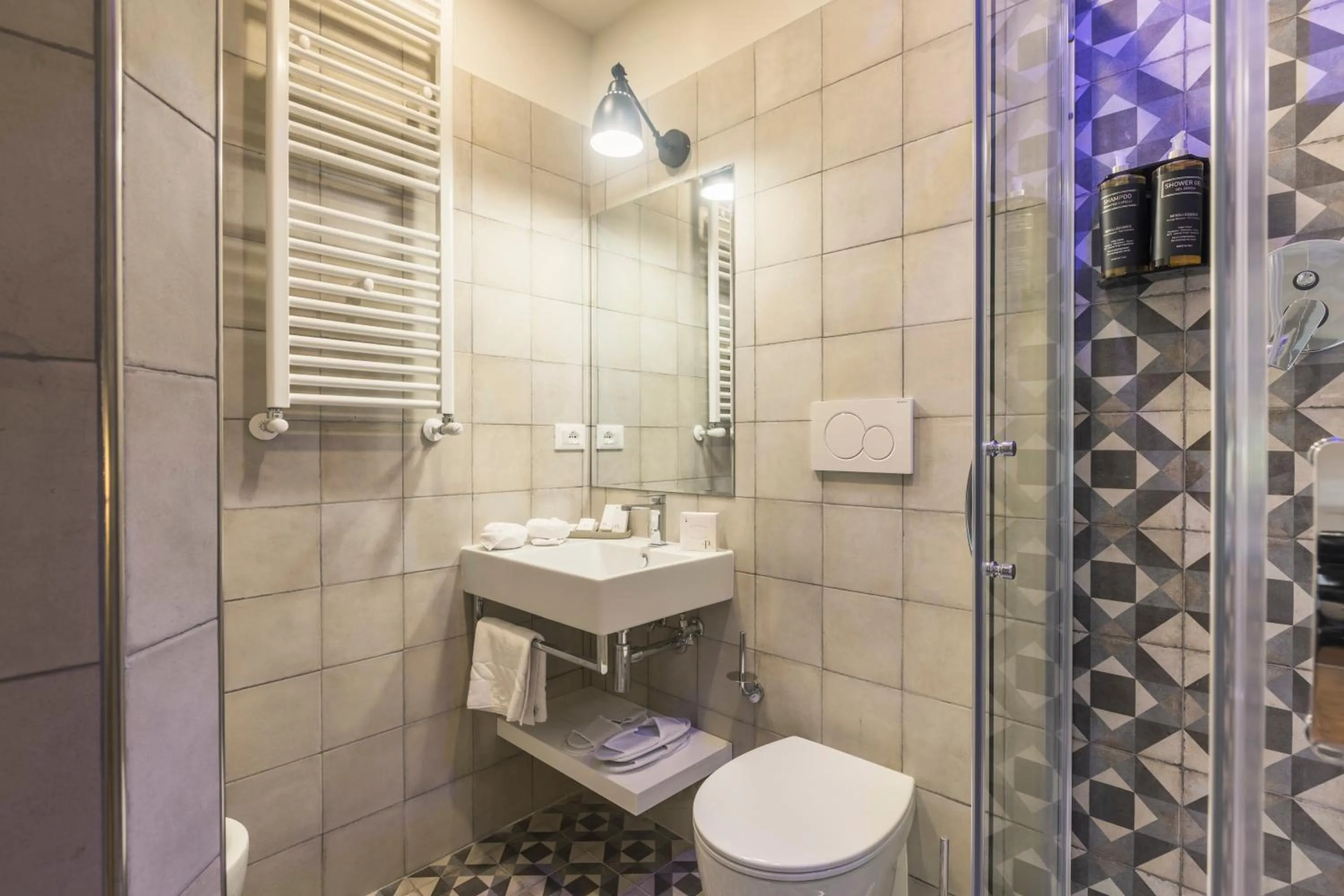 Shower in Trastevere Gallery Suites