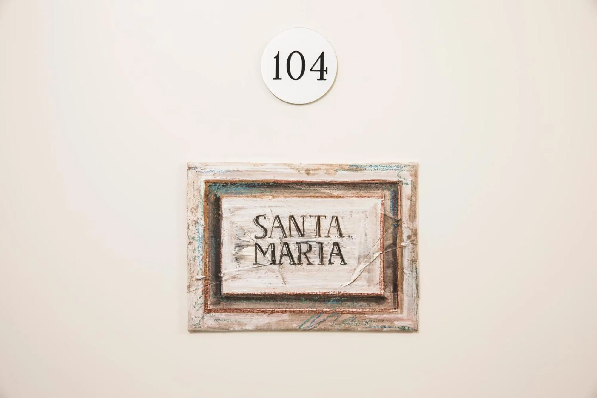 Decorative detail in Trastevere Gallery Suites