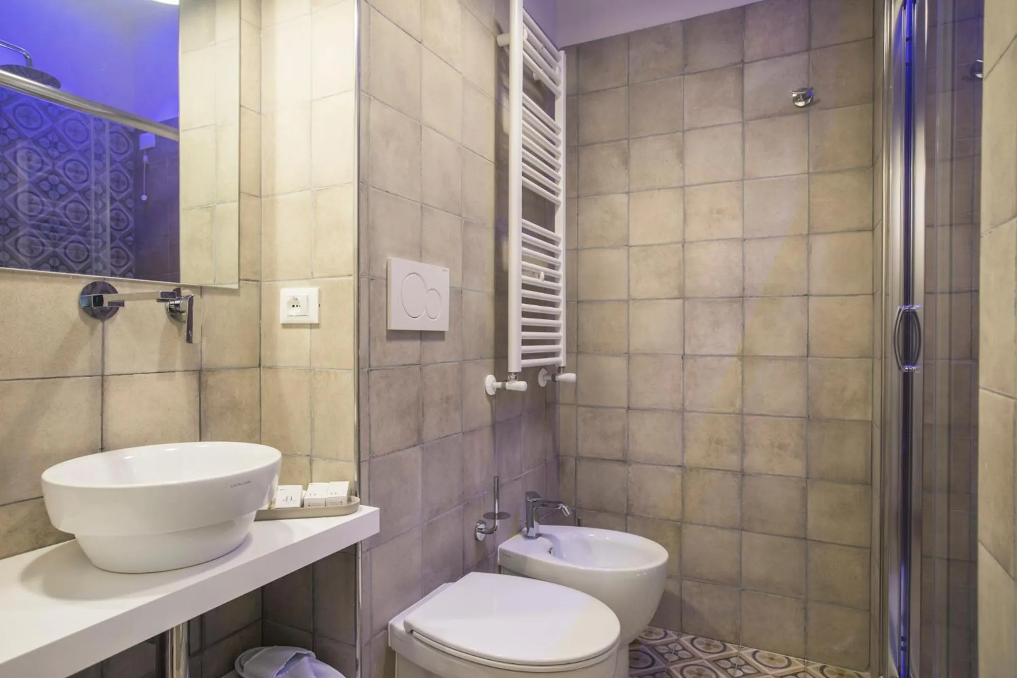 Shower in Trastevere Gallery Suites
