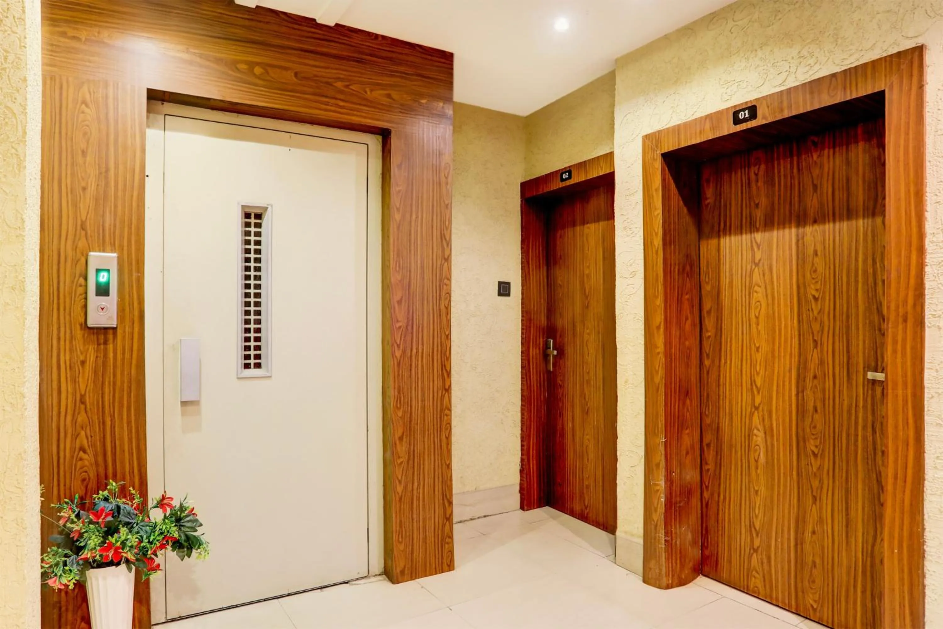 Lobby or reception in Super Hotel O MP Nagar Near Rachna Tower